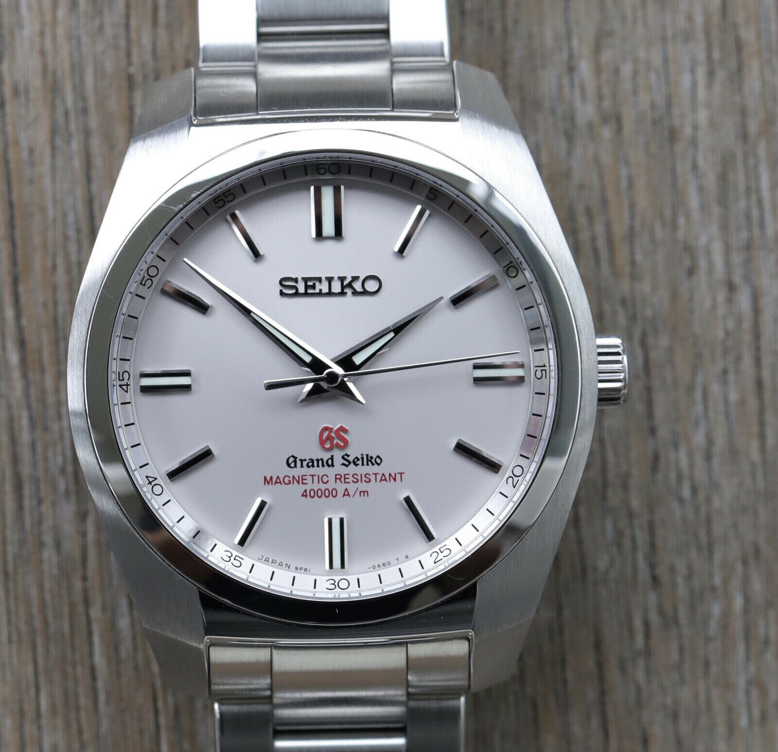 Seiko Grand Seiko 9F Quartz SBGX091 - 2015 Watch Vault 01.jpg