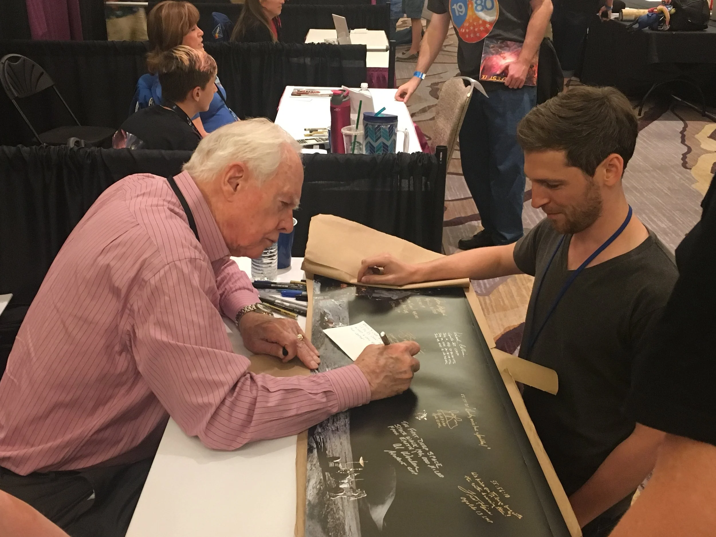 Dave Scott signs the panorama for Richard Garner.