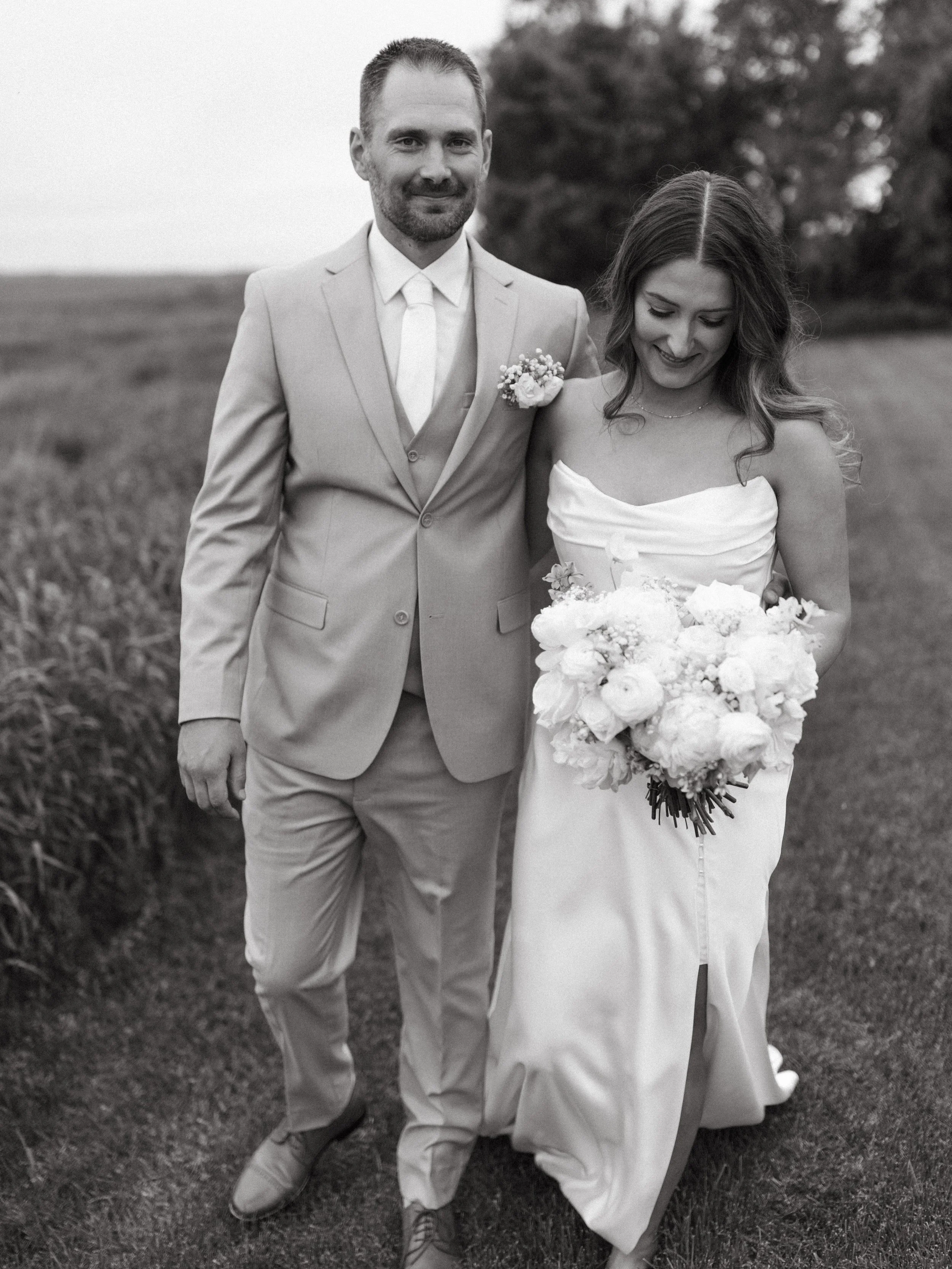 currently reminiscing on @leah.a.ernst and her beautiful veil 💍