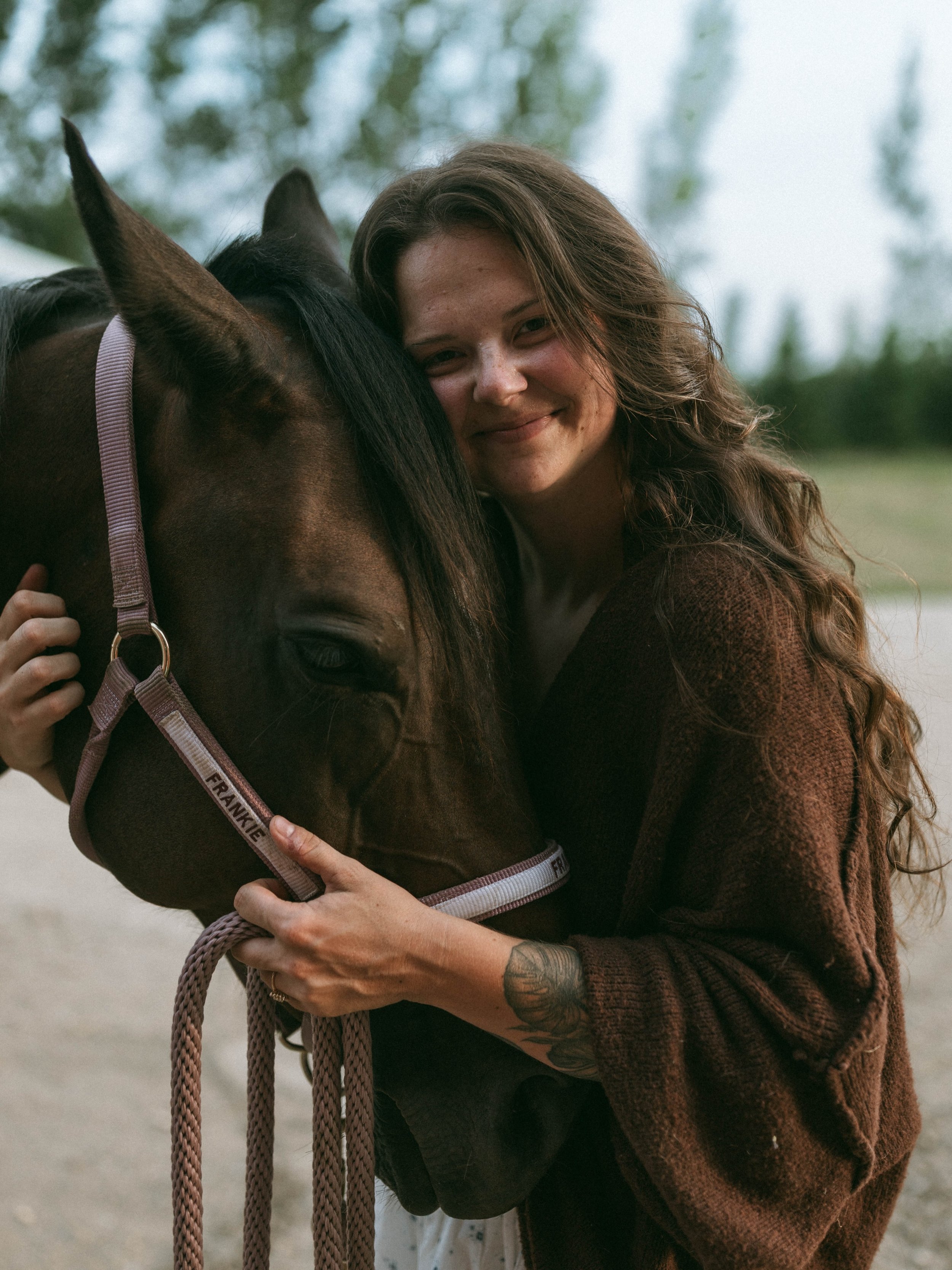 hello! it&rsquo;s me 👋🏻 soph. 
its been awhile since ive said hi and introduced myself. 

i&rsquo;m soph &mdash; mother of 2 &amp; photographer behind this account. I love to capture images that tell a story of your life, and really showcase the hi