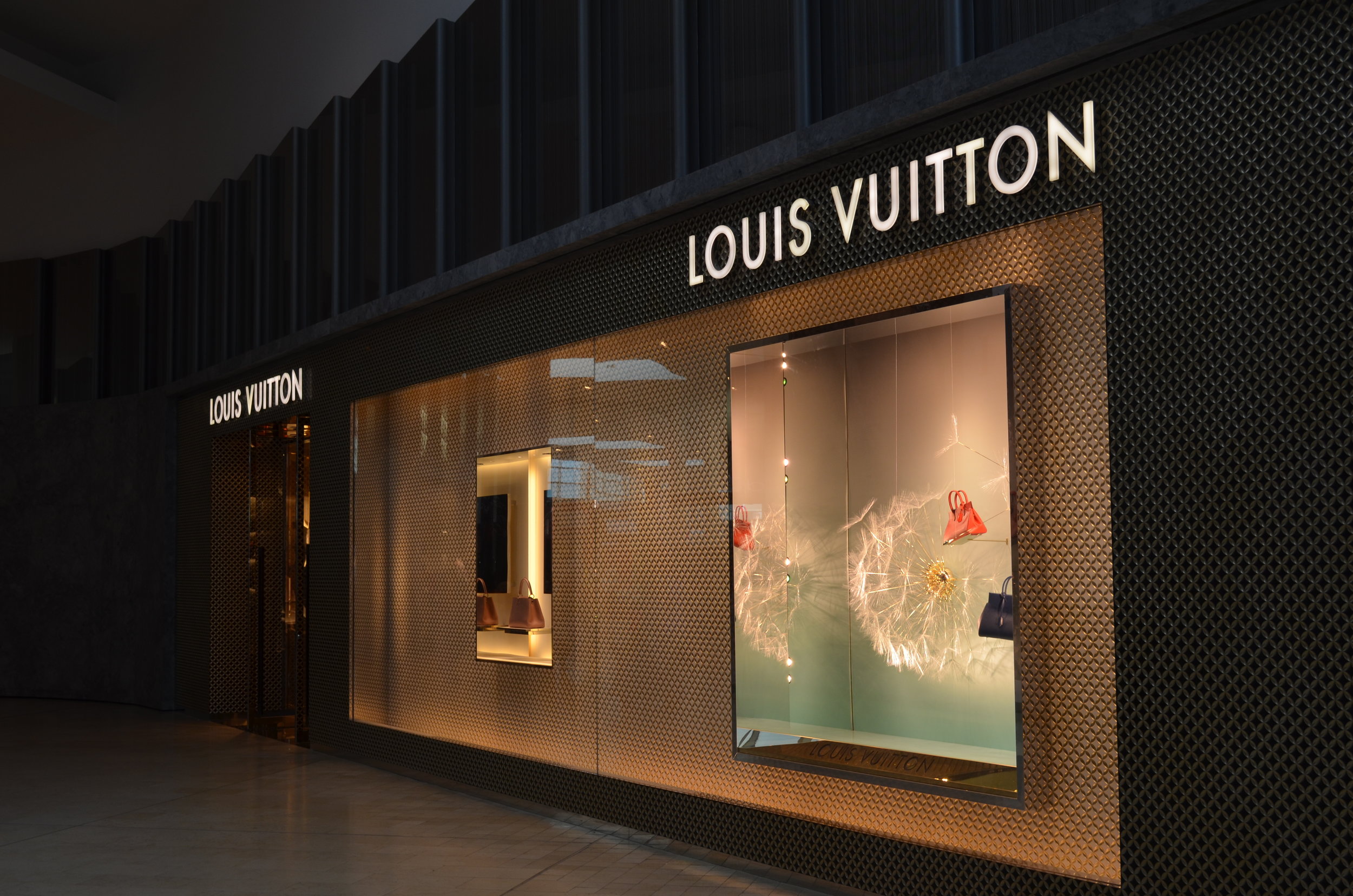 Louis Vuitton Malletier HIGHFASHIONPASSION