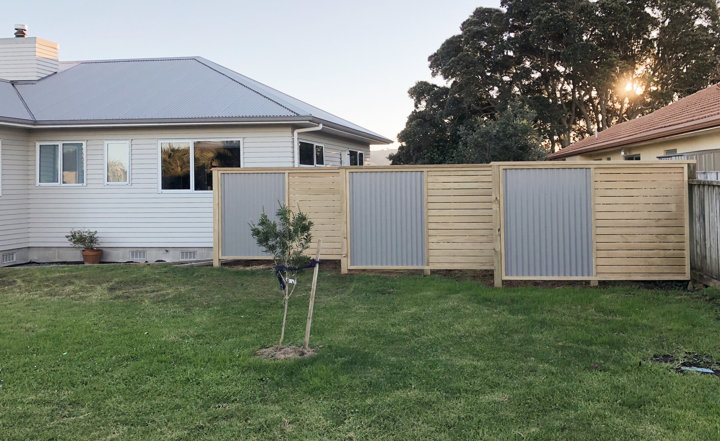 ColourSteel - Wide Slat - Mixed Panels Install 2.JPG