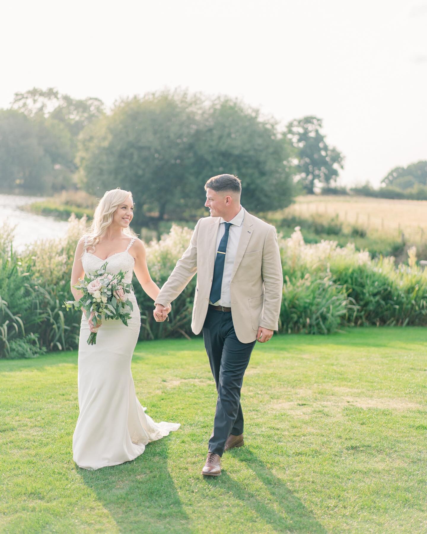 Come and take a stroll with me😌 
I adore this photo of Tanya &amp; Ben (@janyatayne &amp; @bennorris91) taking a walk as the sun sets over the lovely @sandholeoakbarn ✨ 
.
.
.
.
DREAM TEAM: 

💒: @sandholeoakbarn 
💄: @emilysimpsonbridal 
🎂: @cakes