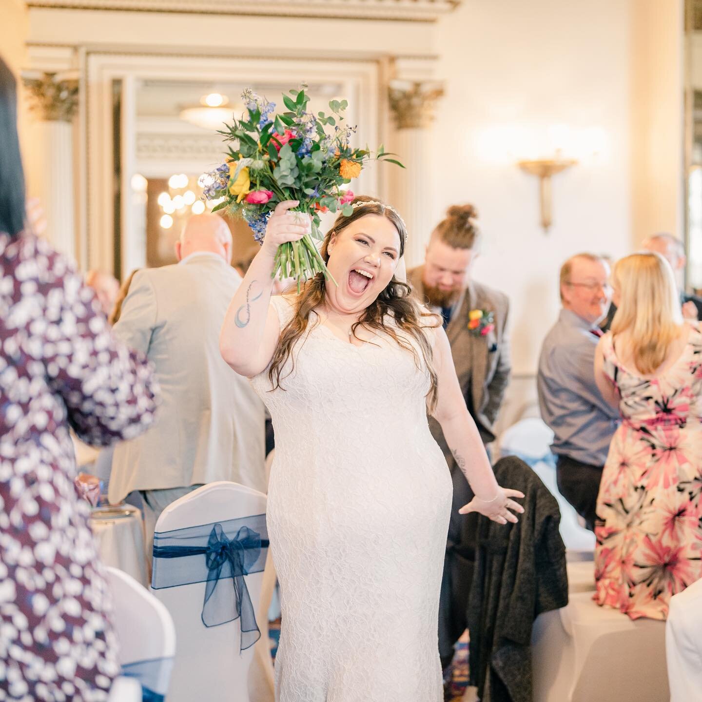 NON STOP SMILES!! Had an absolute blast with @lauracharlton &amp; @ojcharlton for their @keele_hall wedding 🥰

I don&rsquo;t think there was a single point in the day where these guys weren&rsquo;t beaming with smiles! 

Here&rsquo;s my favourite 🔟