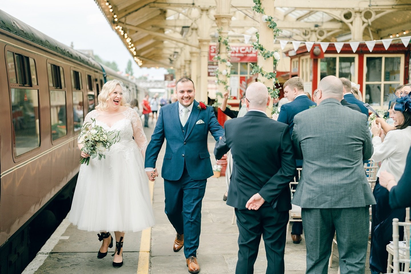Putting the finishing touches to this lovely wedding on the platform of @eastlancsrly for @mrsyiasoumis and John! 🚂 

What an epic day this was and can&rsquo;t wait to share the full thing soon 😍

This wedding is definitely one to go down in the hi