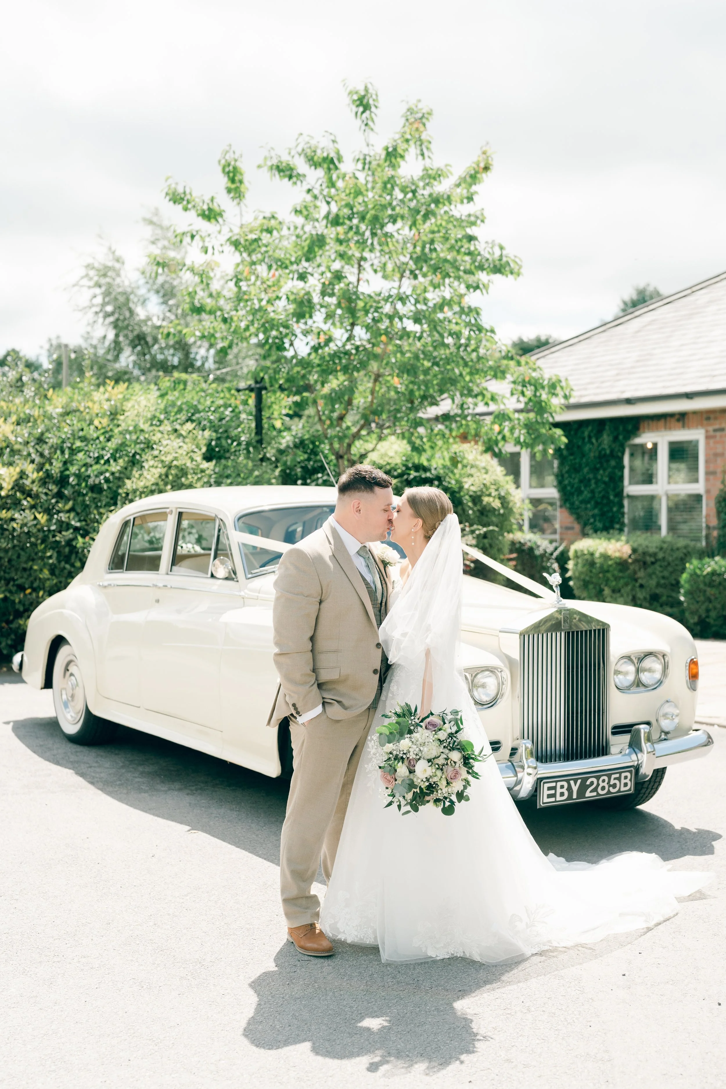 Bright Summer Wedding at The Hawthorns, Lancashire