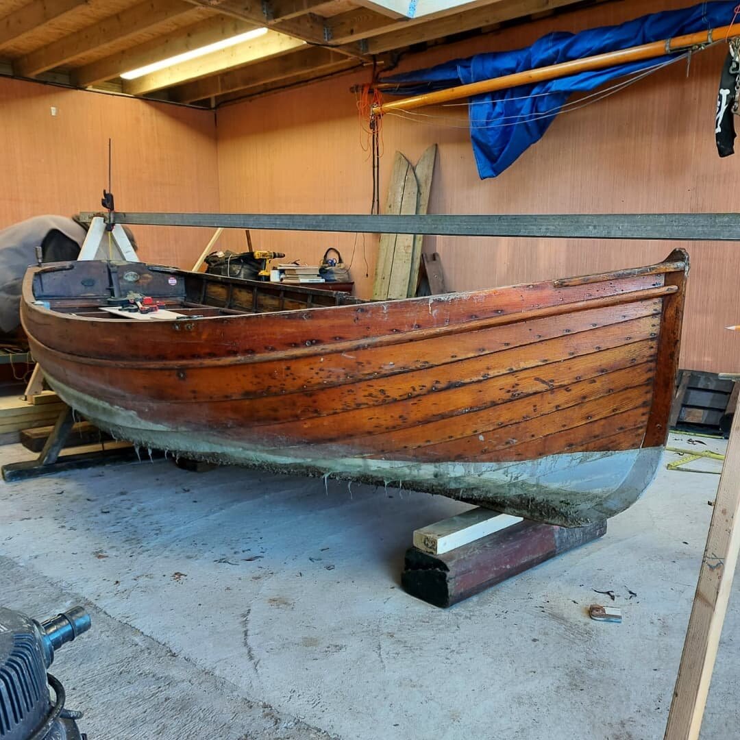 Blue skies and open doors here today meant that the full breadth of work currently underway in the Pheonix Works shed was on display today. Working from the upriver end down:

Works began to take the lines from an 11ft clinker dinghy that was built h