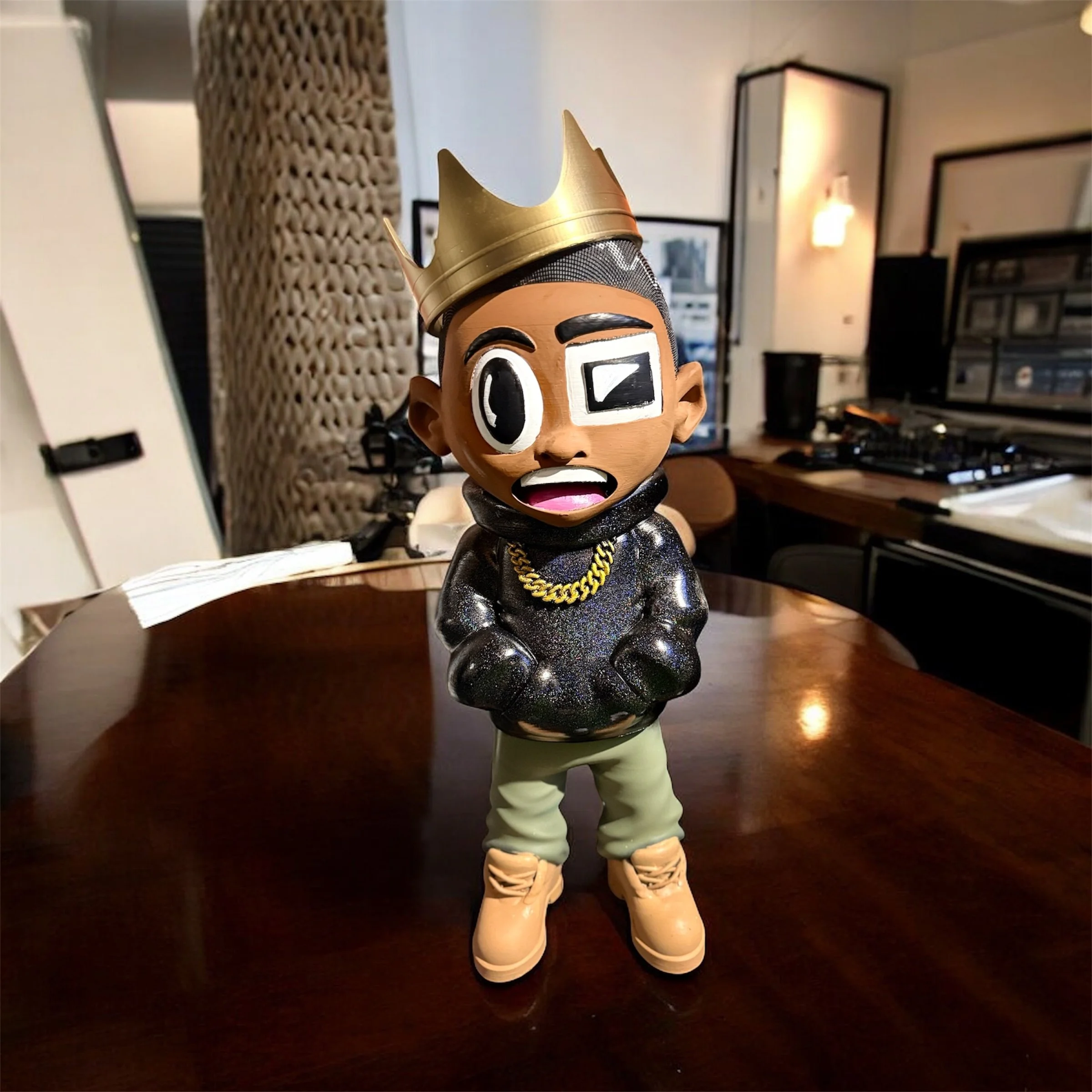 Crowned Geo Sculpture