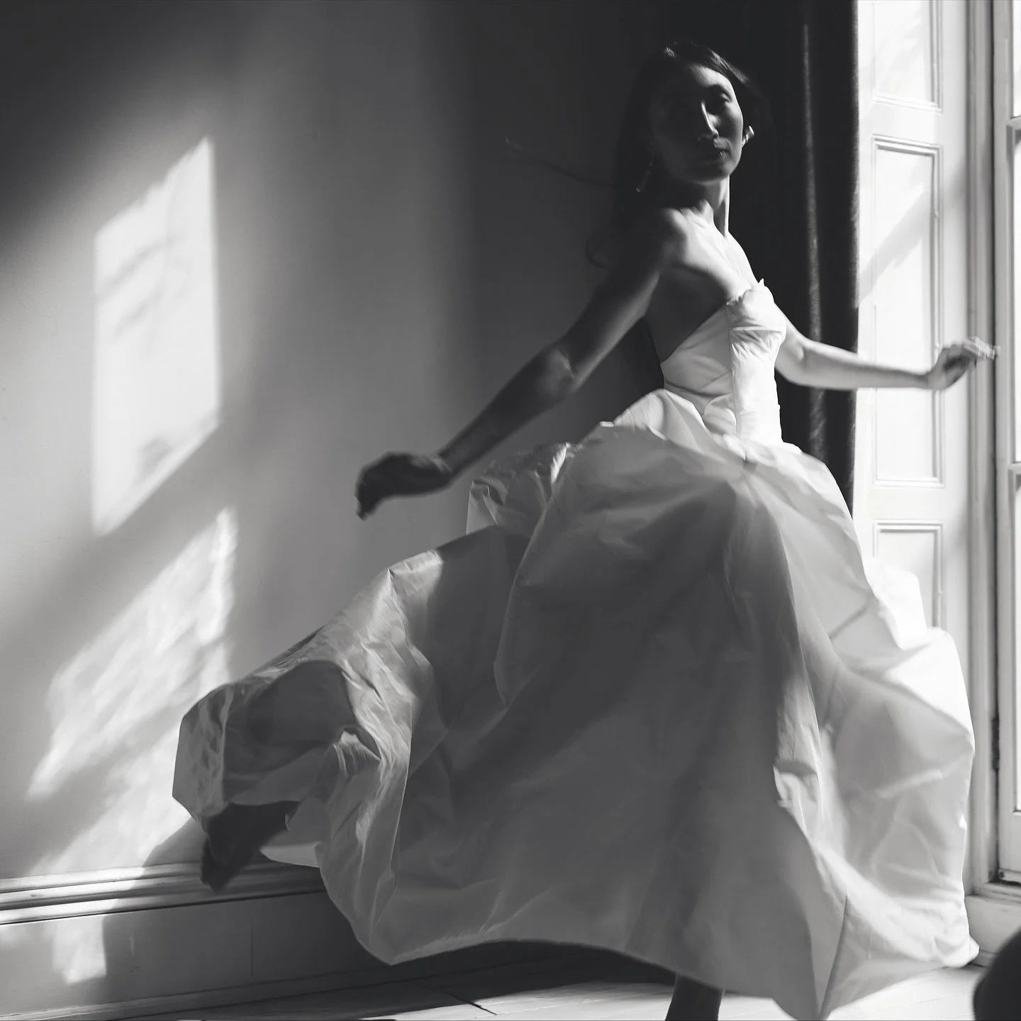 Ambar 🤍✨

Soft, sculptural, and effortlessly romantic. A reimagining of the bespoke silk taffeta gown we created for my beautiful bride @ambardriscoll 💫

With her strapless, corseted bodice, gentle dropped basque waist and gathered draping under th