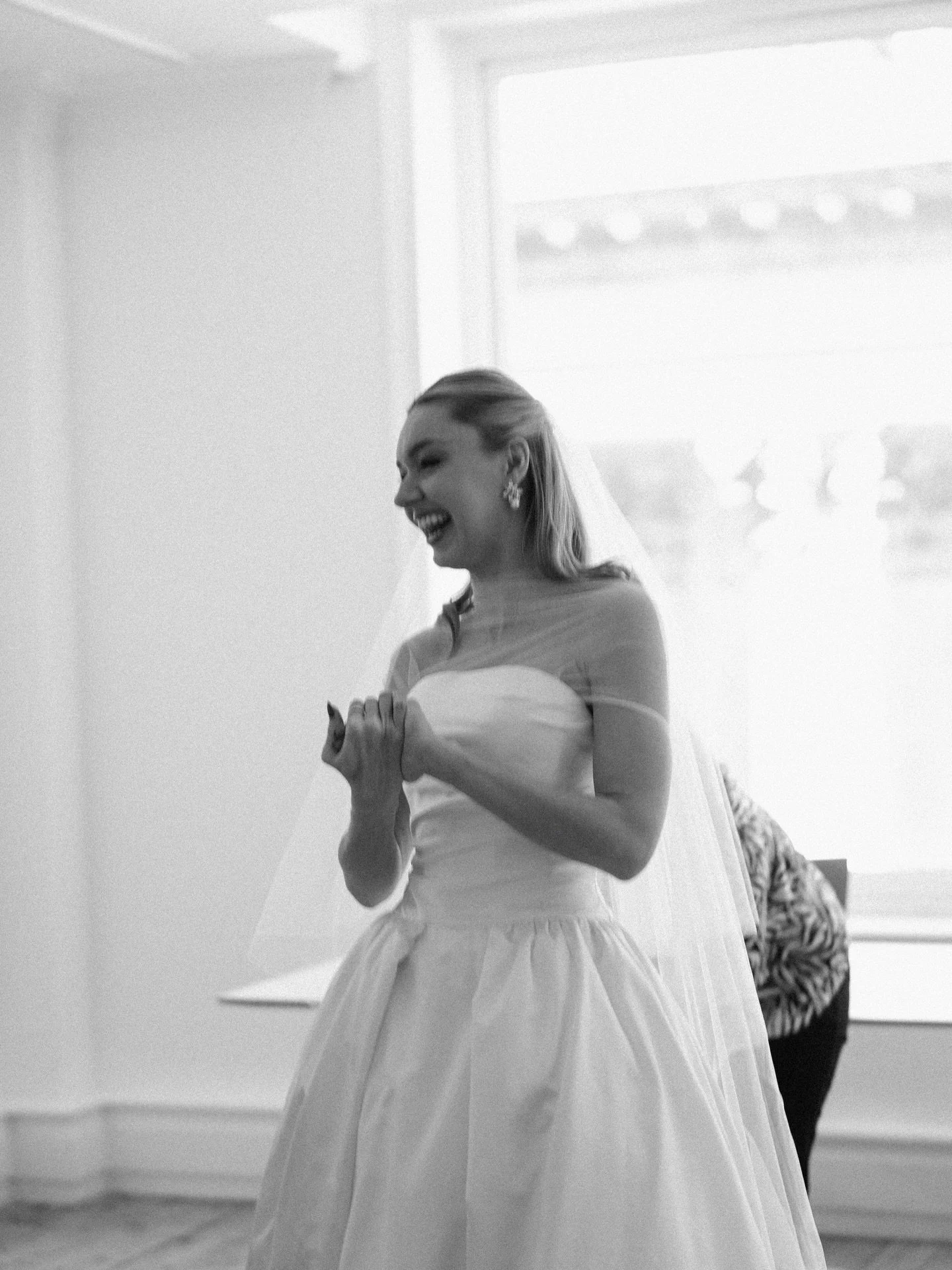 There&rsquo;s so much that goes into a gown like Lydia&rsquo;s - these are a few of those quieter, in-between moments captured perfectly by @rebeccareesphotography 🤍

From initial sketches to a dreamy gown for the dreamiest bride ✨

#SavannahMillerB