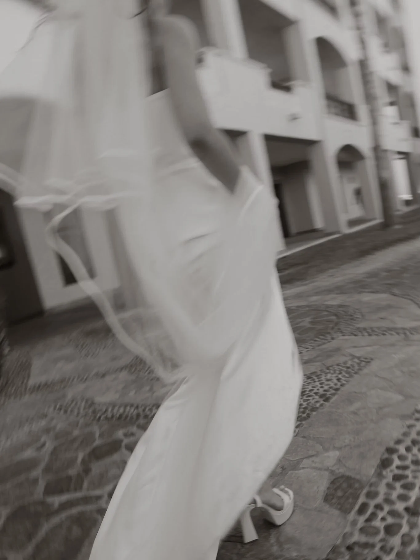 Madeleine in Paris 🤍

Timeless and undeniably chic. Congratulations lovers - love wins, always 🤍

Special thanks 
@artevisualmf 
@couturebridelv
@homabridal 

#SavannahMillerBridal #SavannahMillerBride #Paris_gown