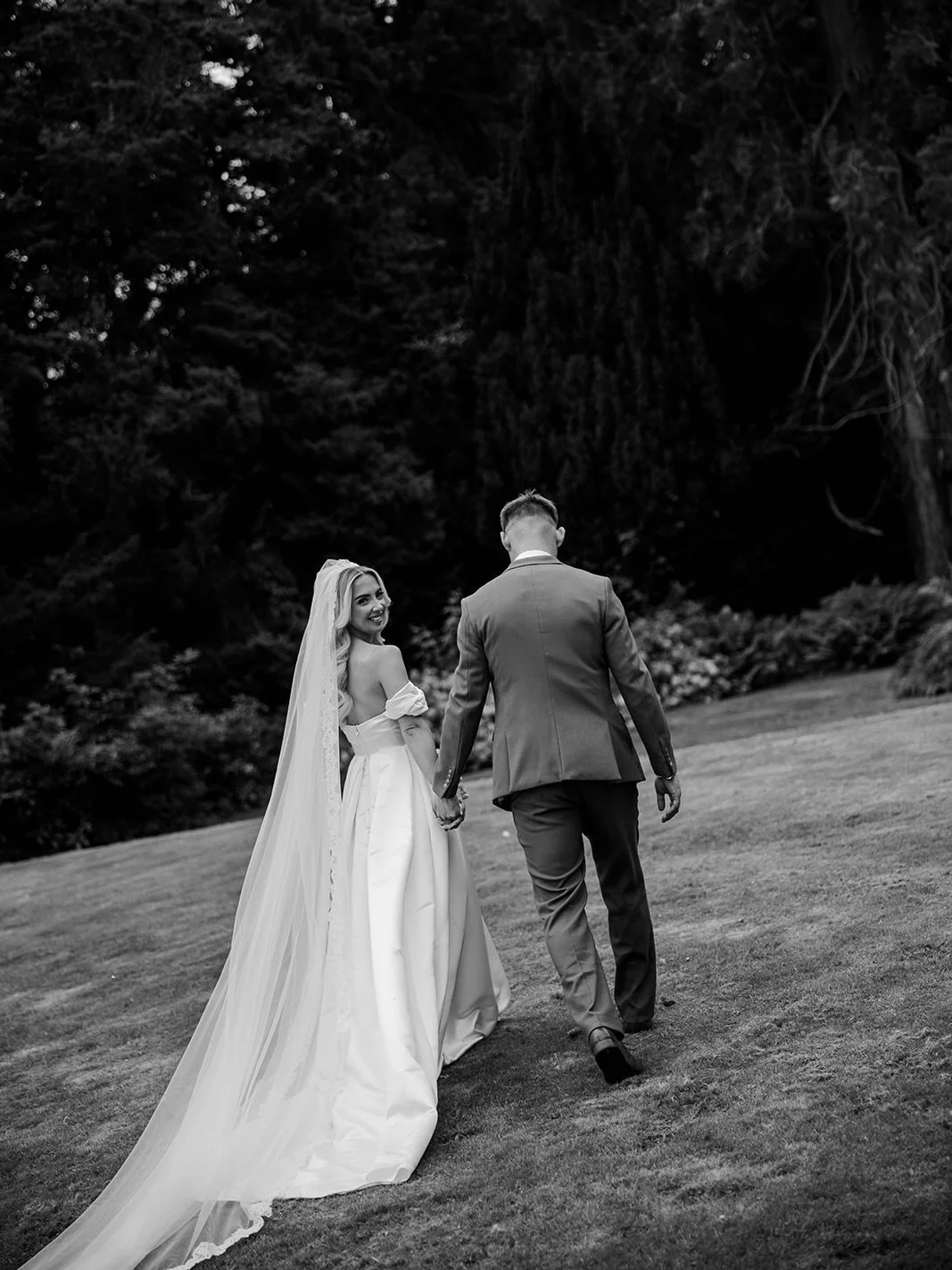 These precious moments of Elise &amp; Matt make my heart sing.

Elise looks beyond incredible in Danielle 🤍

I just love LOVE. 

Special thanks 
@emily_robinson_photo 
@wyresdaleweddings 
@bellsanddaisiesflorist 
@bownessfilm 
@theaislebridal 
@cake