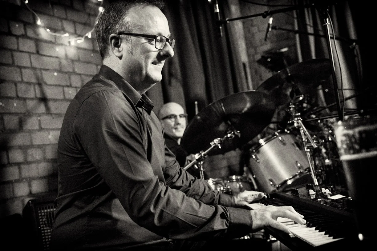 NICK PRICE - Hammond, keyboard Nick started playing the organ before his feet could reach the pedals. Brought up with a love for the Hammond, Farfisa and Wersi sounds of the 70s and 80s he has a mix of solo experience with the piano and the organ. After disappearing from the music scene for a number of years, mainly into his basement, the opportunity to join up with The Uncles was too good an opportunity to miss.