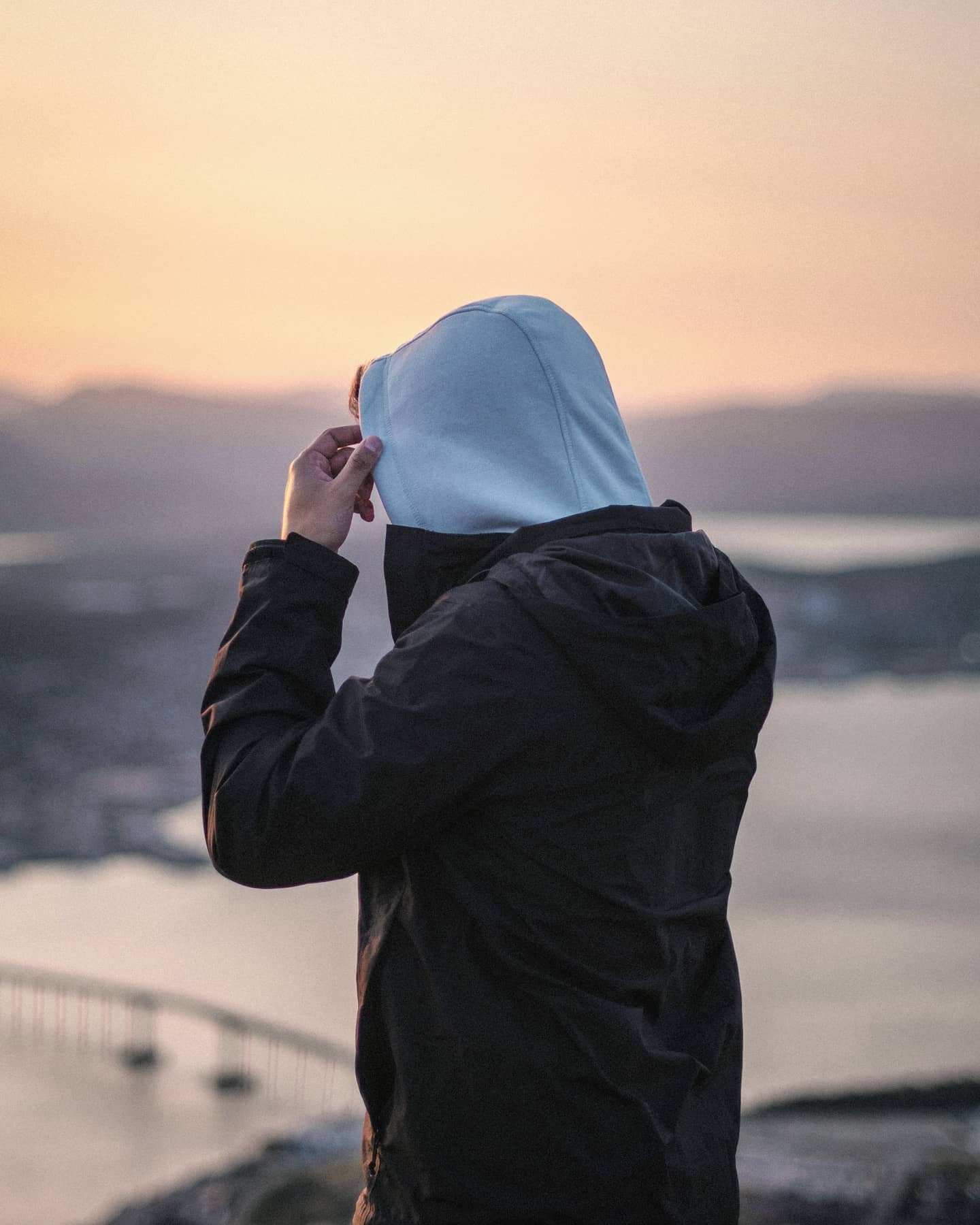 ● D U S K
-
#adventure #skylovers #atmosphere #picoftheday #instadaily #sky #sun #travel #me #summer #explore #portraitmood #vsco #life #selfie #photooftheday #dusk #portraitphotography #skyporn #wild #instalike #instagood #bestoftheday #norway #styl