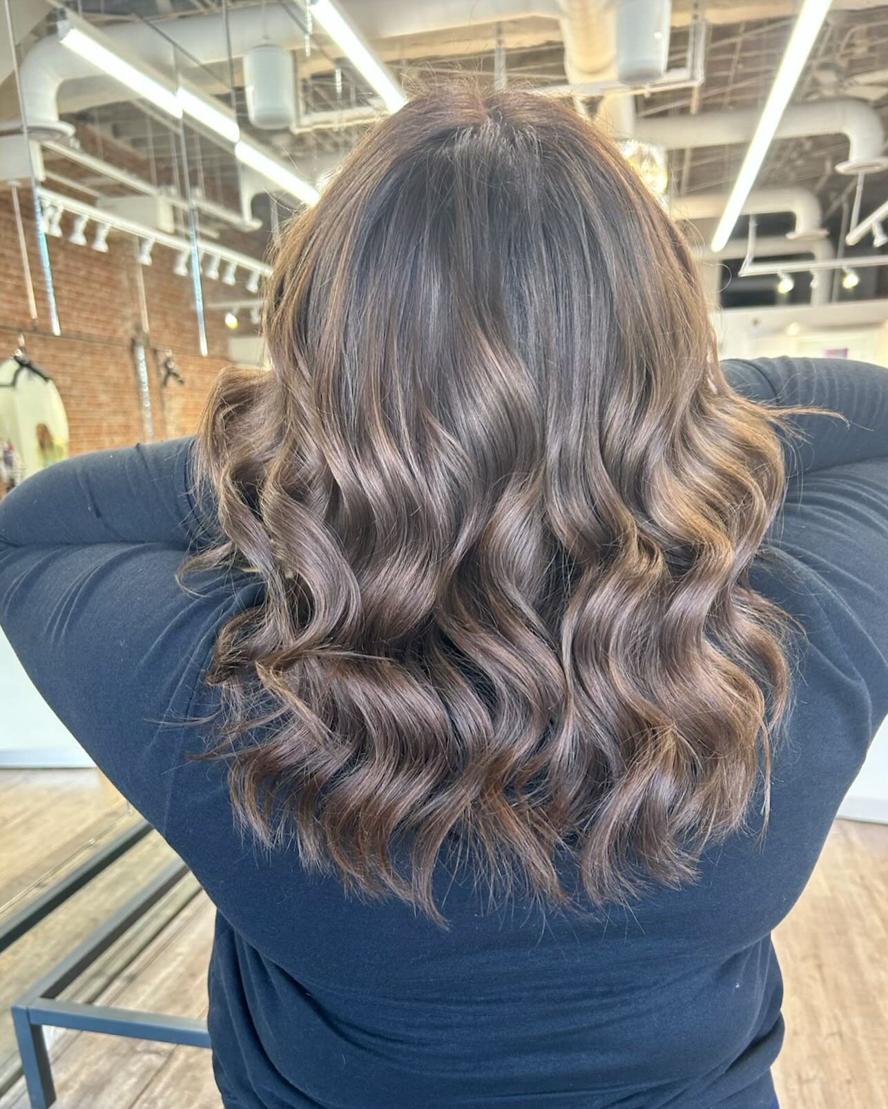 Oh I love this! Super pretty chocolatey brown with some lighter browns throughout 😍 @missvanessaparra