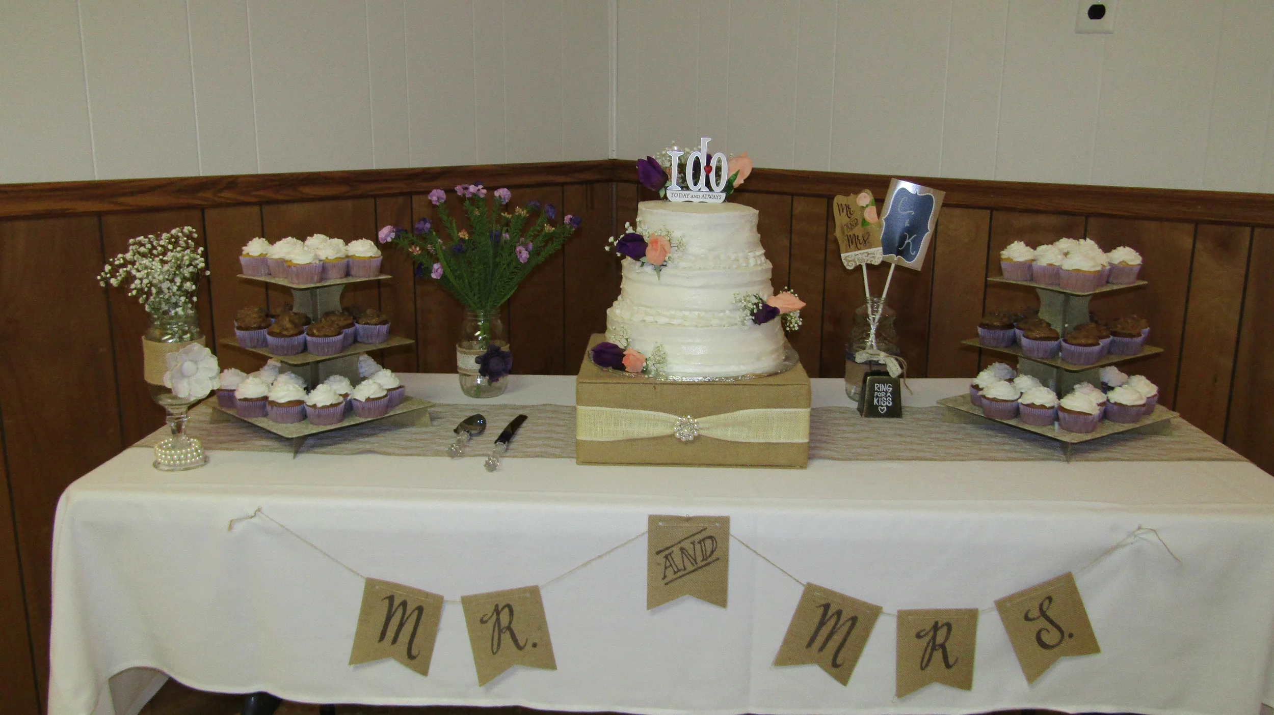 cake table 2.jpg