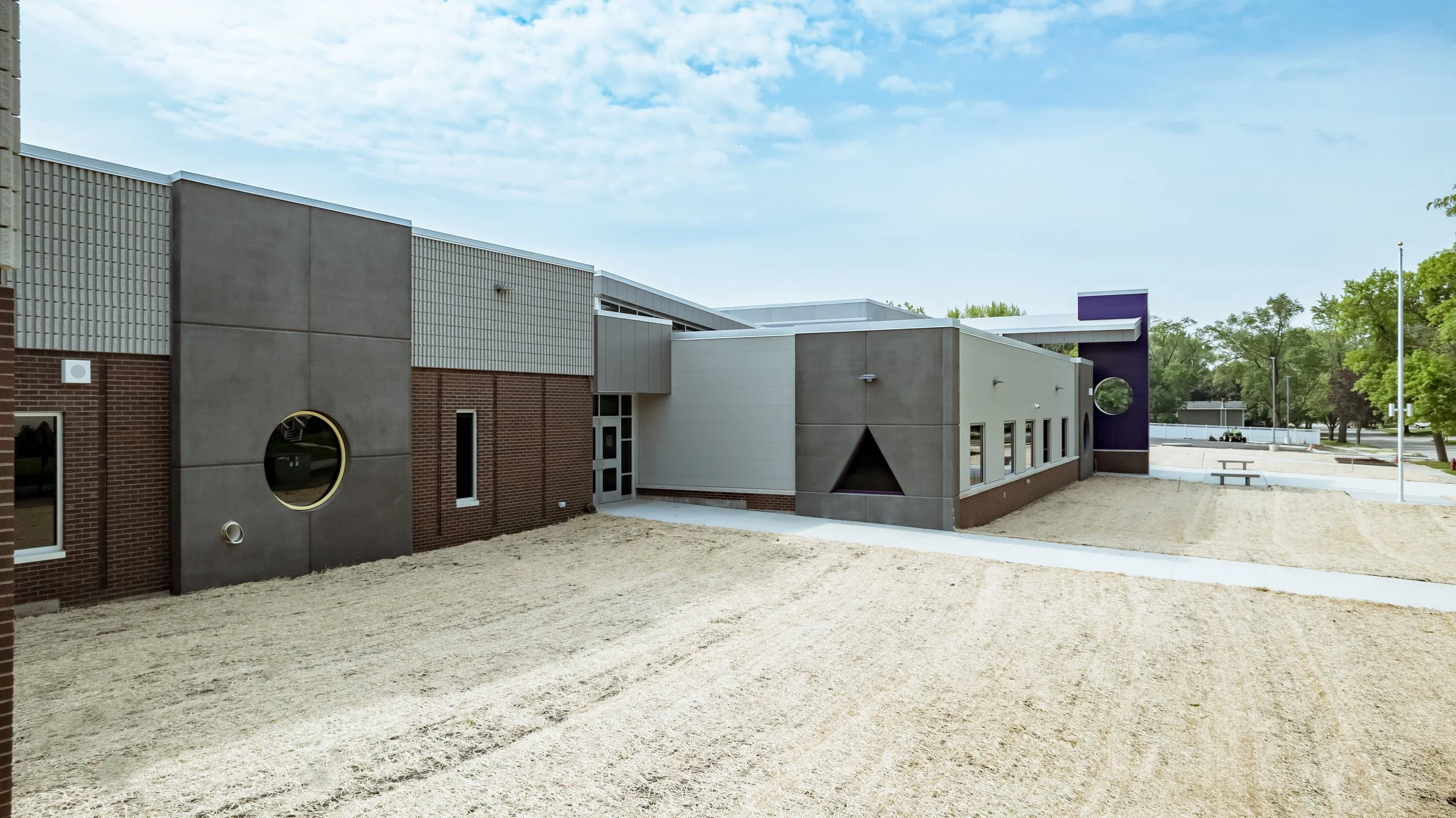 DeKalb Elementary School 0004.jpg
