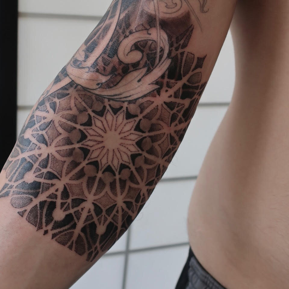 IAN HEALY  New school tattoo Tattoos Polynesian tattoo