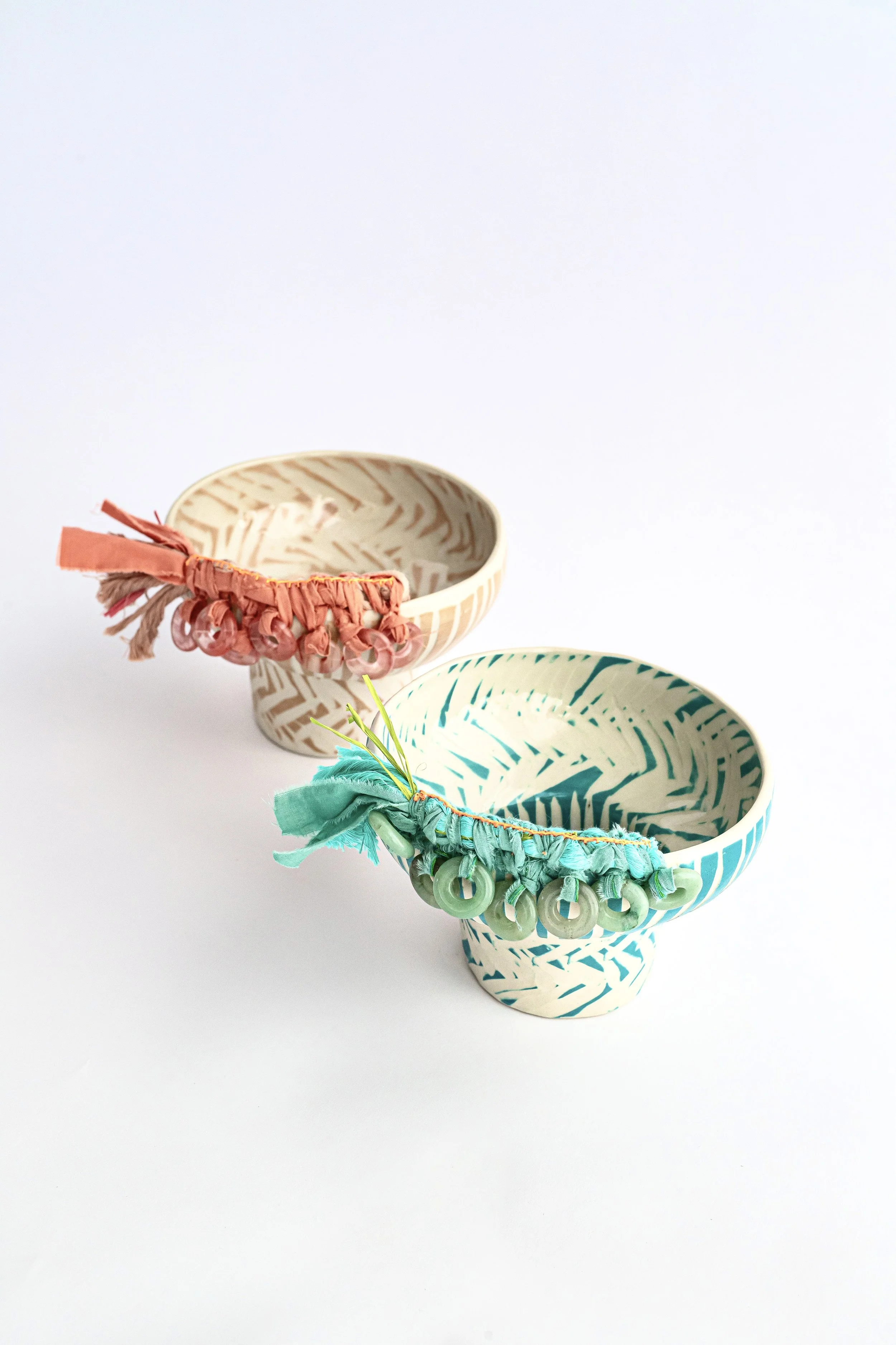 Nude medium bowl with foot