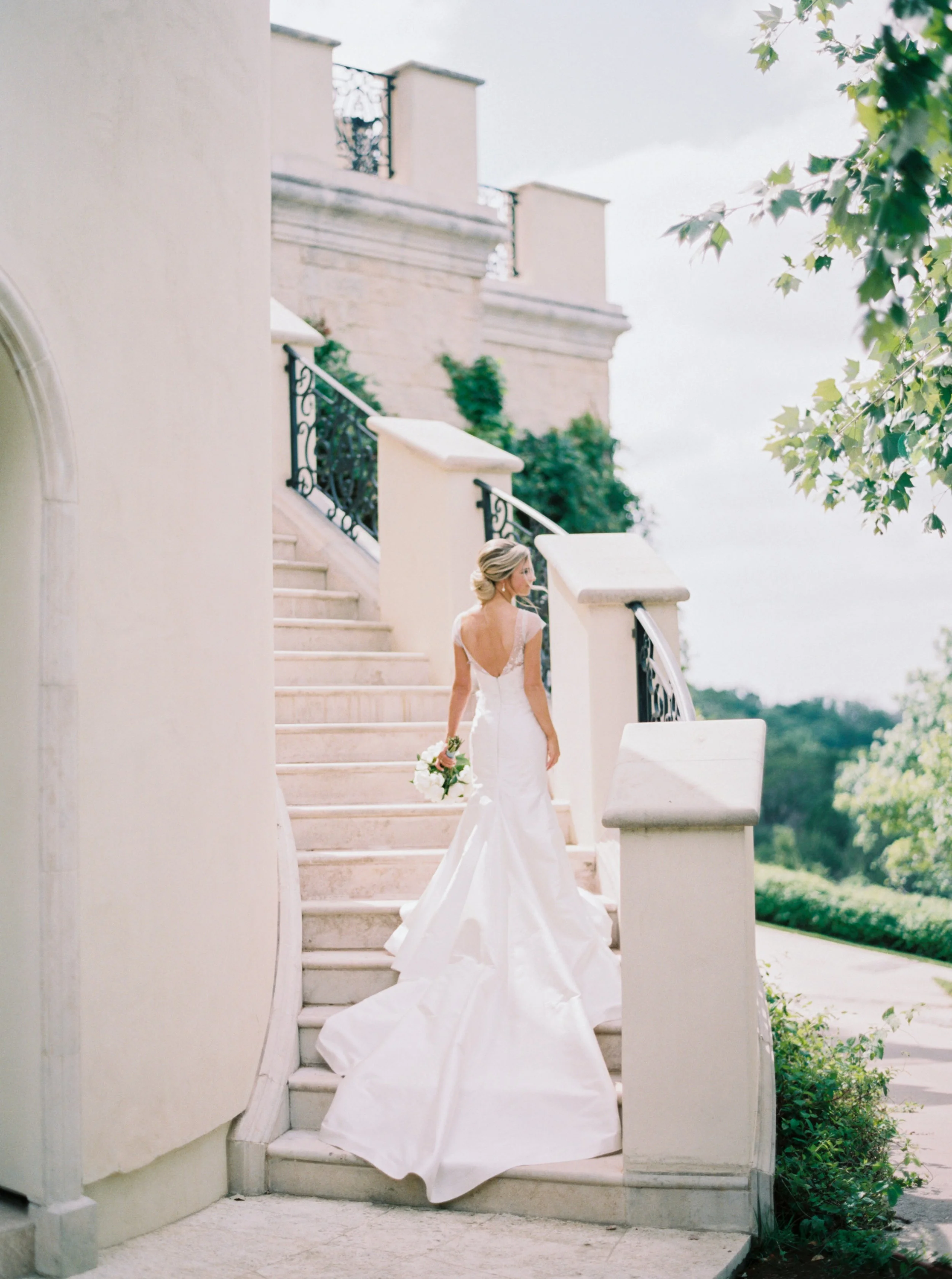 jenna-mcelroy-bridal-portraits-a-southern-tradition-1