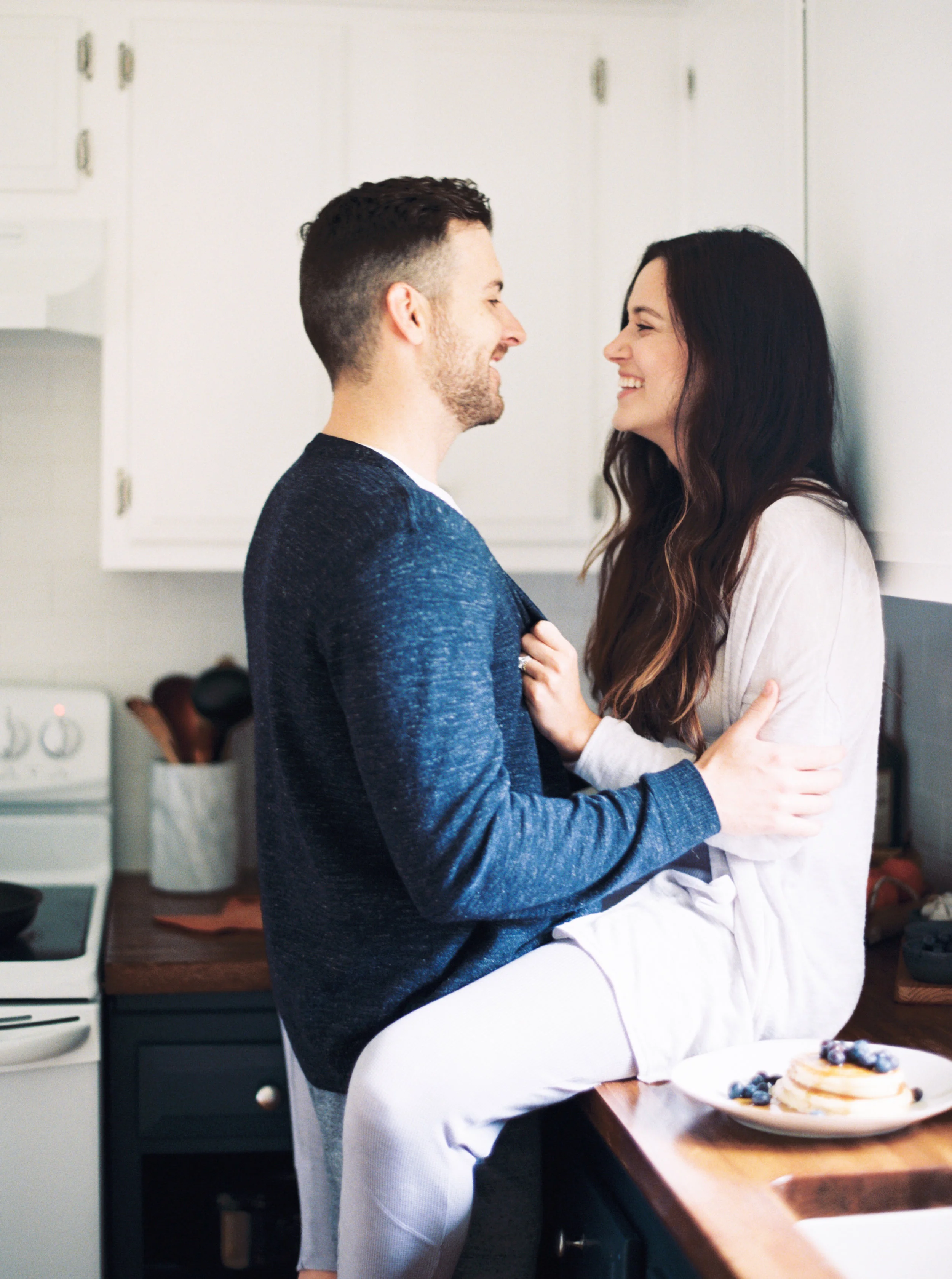 cozy-in-home-austin-family-session-jenna-mcelroy-11.jpg