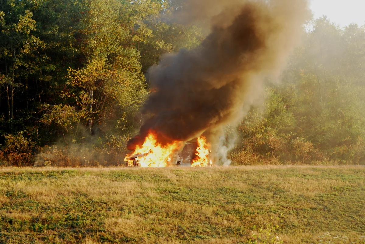burning-van_1478324517_o.jpg