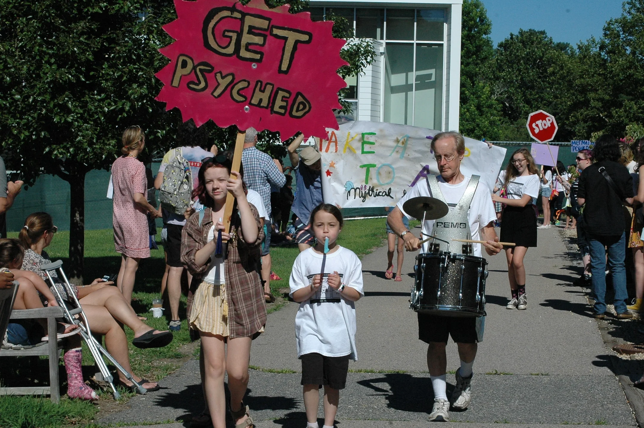 Parade 1.jpg
