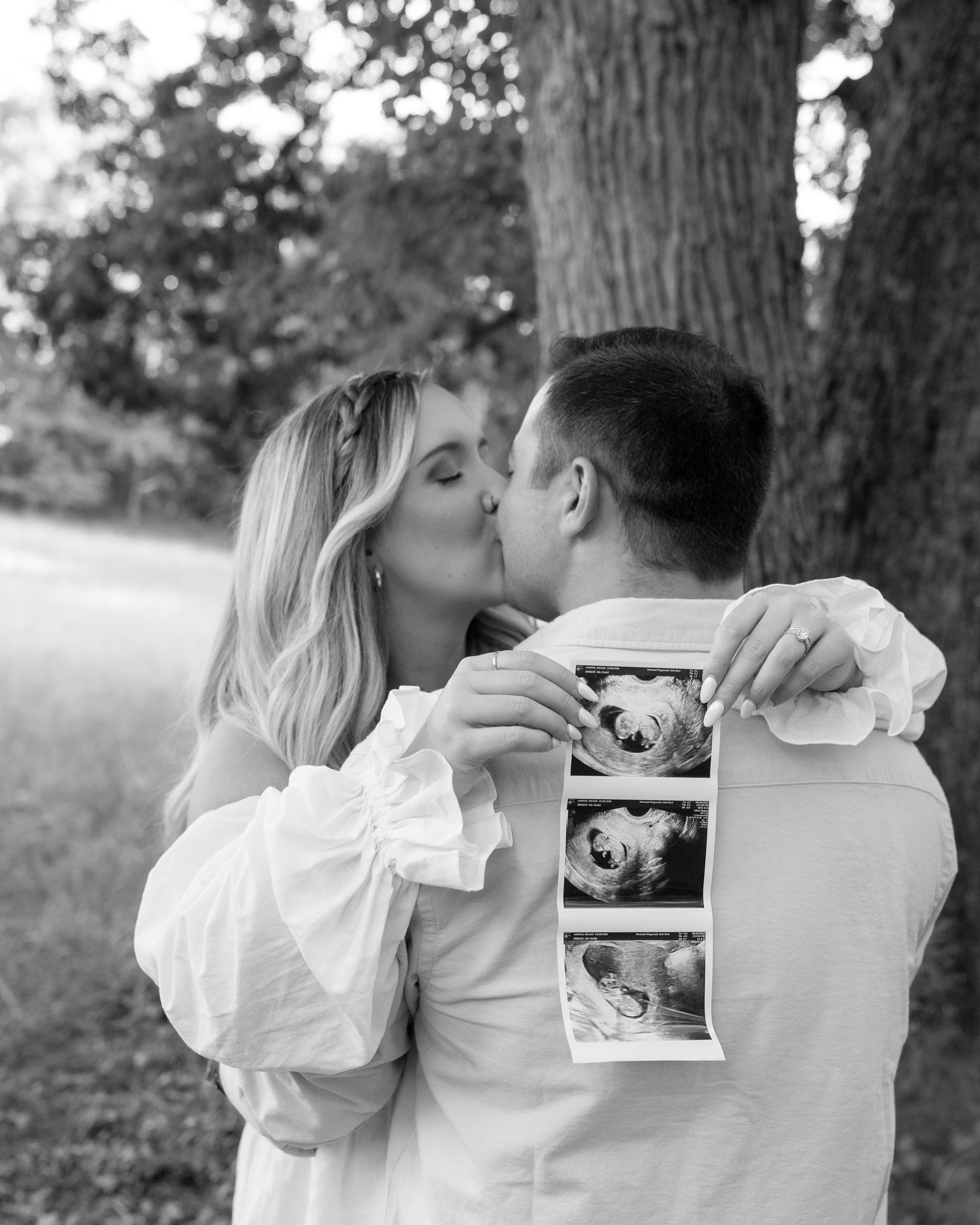 I get to keep the best secrets I swear 🤫

A couple of months ago Megan reached out because her &amp; Mike were expecting &amp; wanted to do a pregnancy announcement session to tell everyone!! Honored &amp; so stinking excited was a complete understa