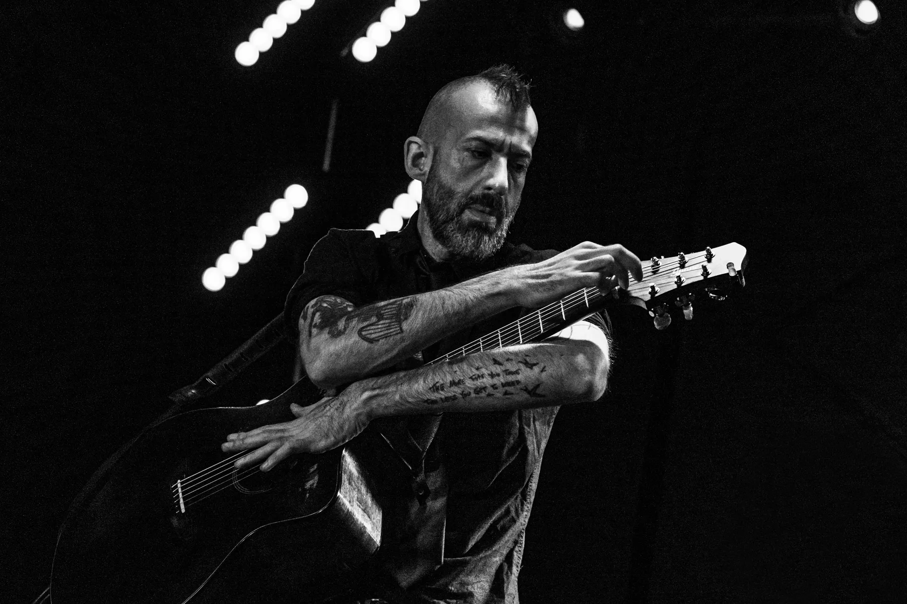 Jon Gomm (Copy)