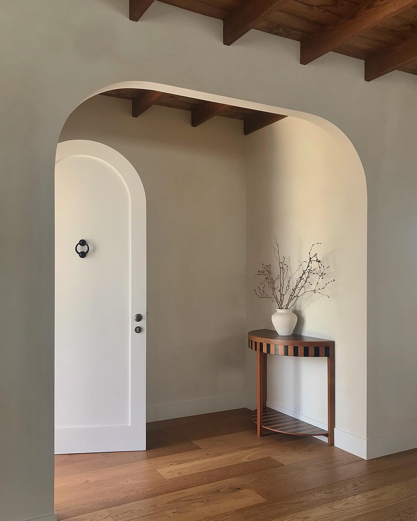 Entryway - Casita M
.
.
.
.
.
#design #interiors #interiordesign #architecture #surfcoastdesigner #considereddesign #exposedbeams #arches #entry #spanishcolonial #designedbytsc #thesimplecollective