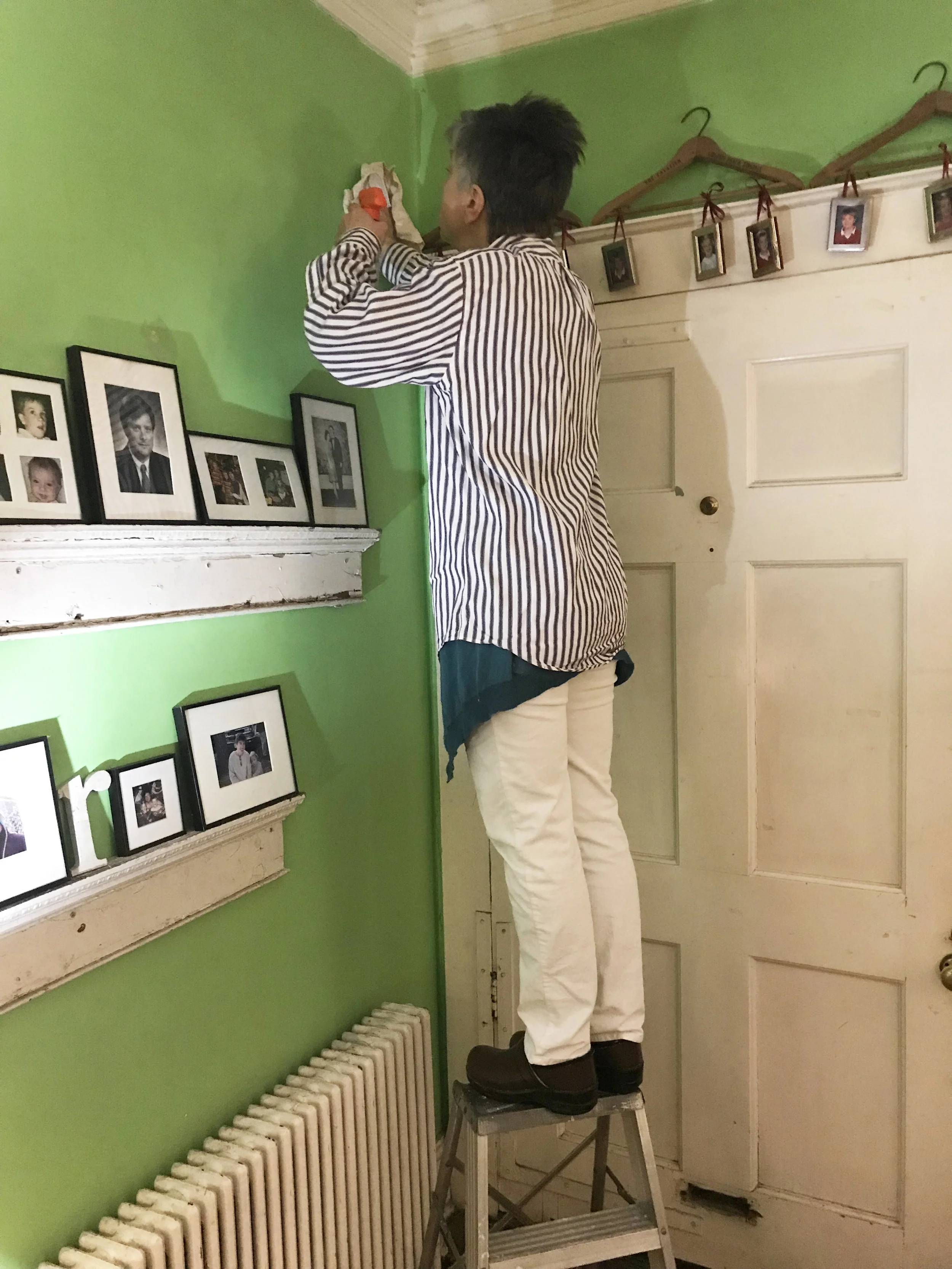 in corner.jpg