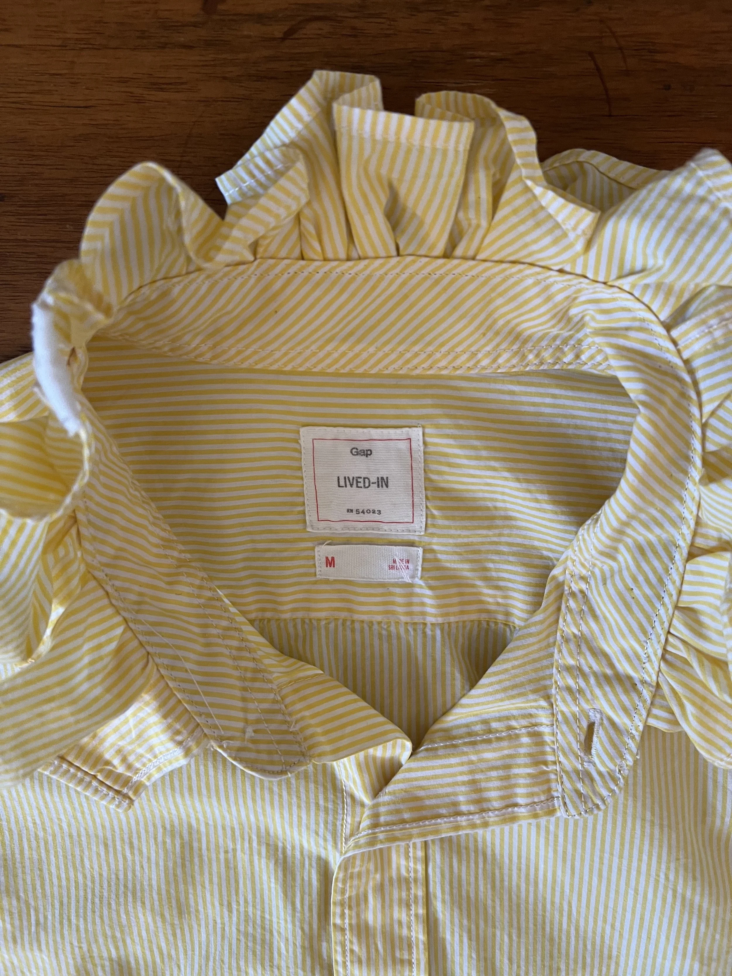 yellow:whitestripecollar.jpg
