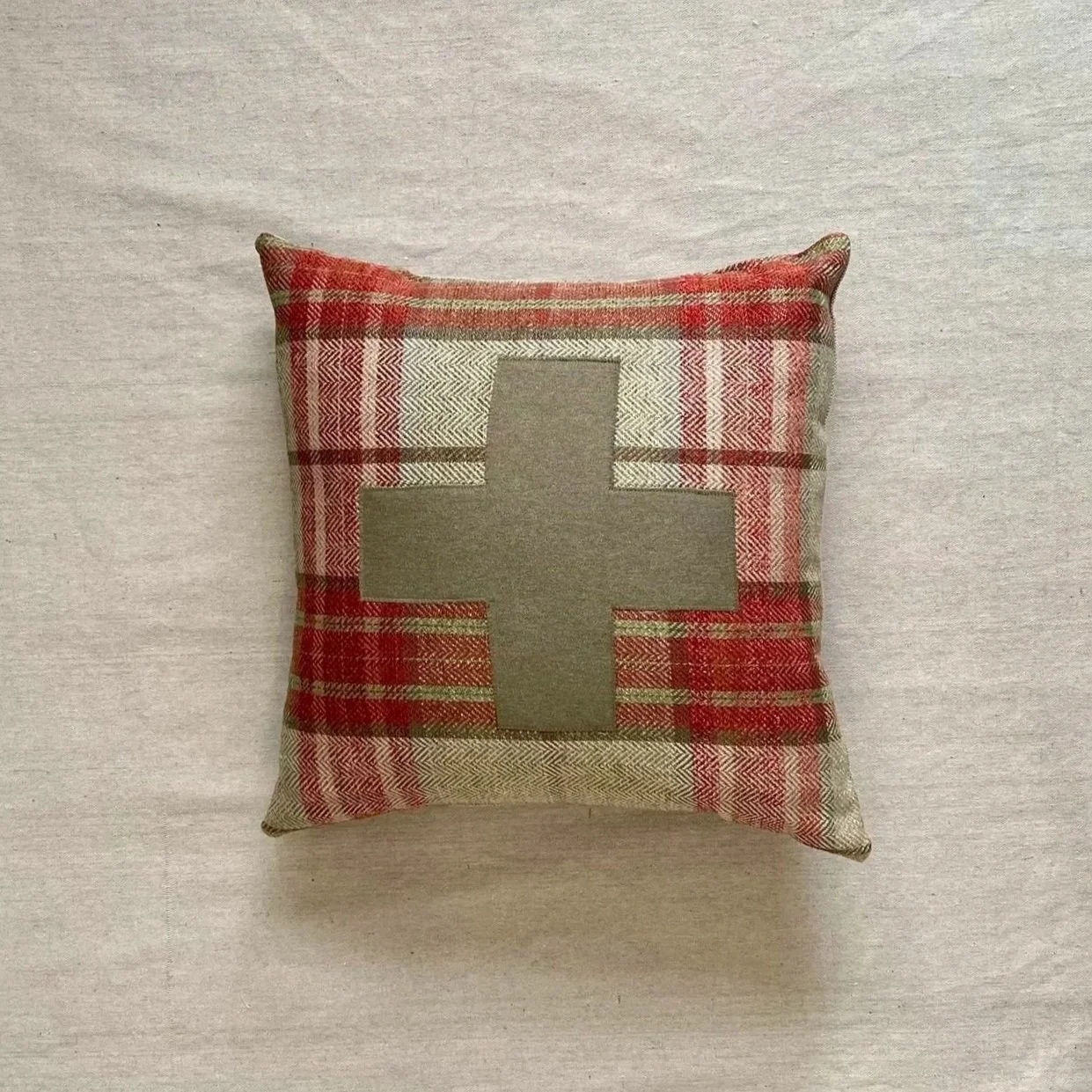 Swisscross_plaid_front.jpg