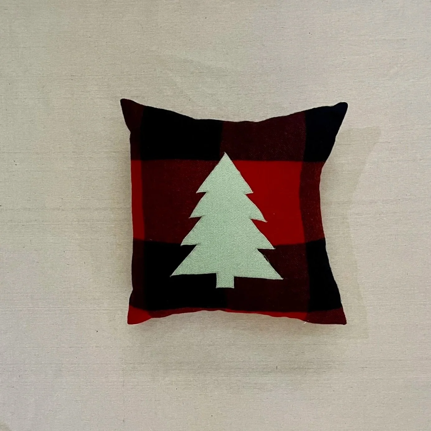 Holiday_RedPlaidTree_Front.jpg