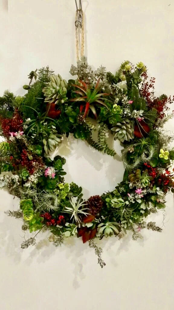 wreath hang2.jpg