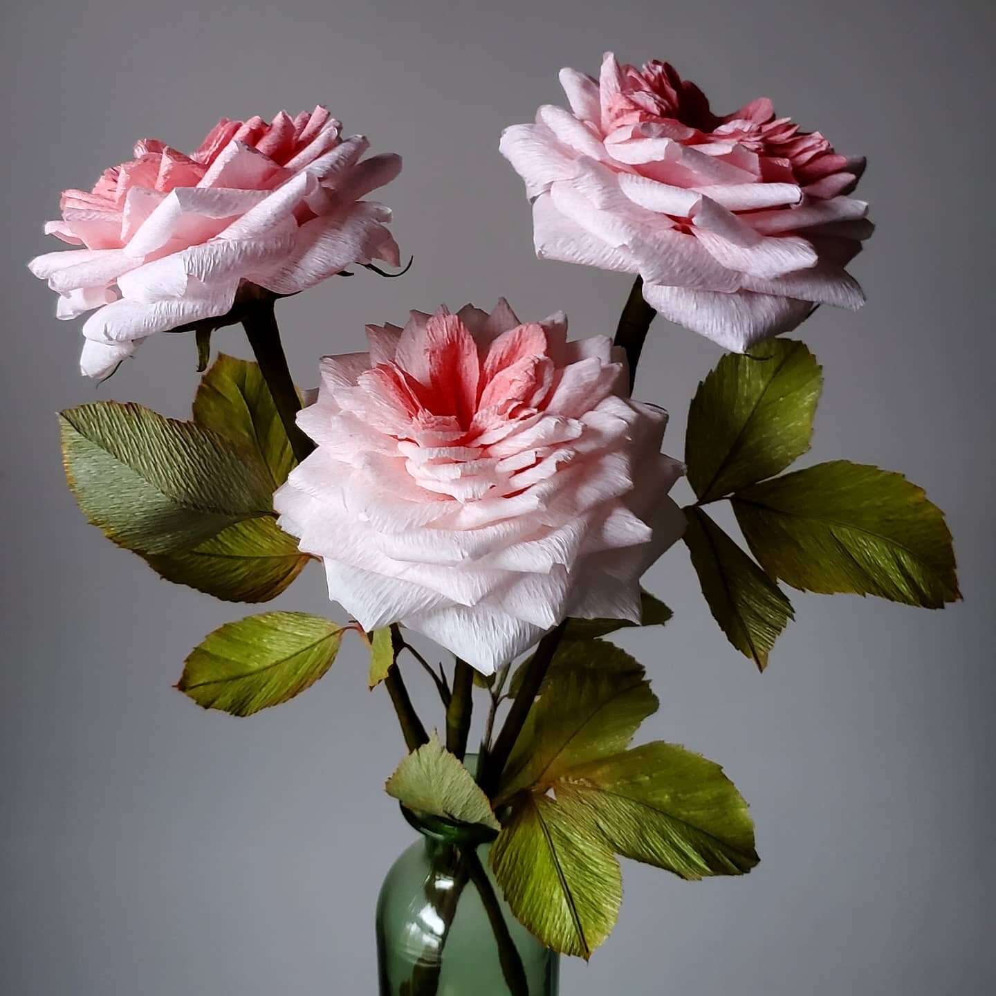 Paper pink garden roses. 
.
.
.
#roses #pink #makersmovement #paperflowers #flowers #paperart #creativeexpression #handmade #prettythings #paperartist #inspiredbynature #underthefloralspell #botanicalart #botanical #flowersofinstagram #artofinstagram