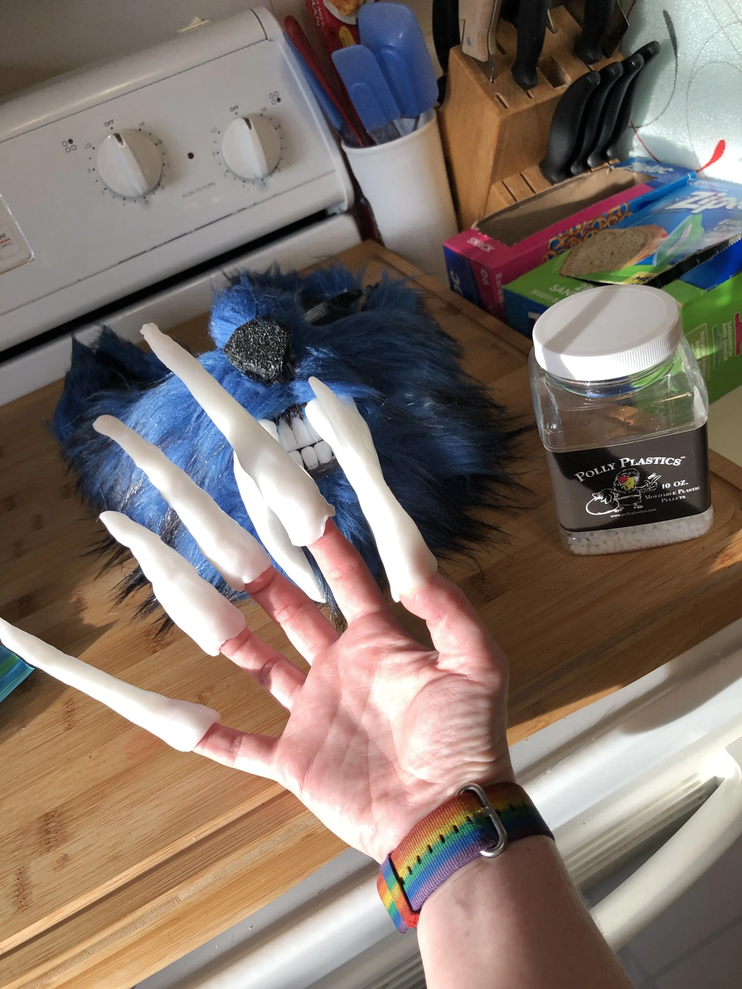 Friendly Plastic claws.JPG