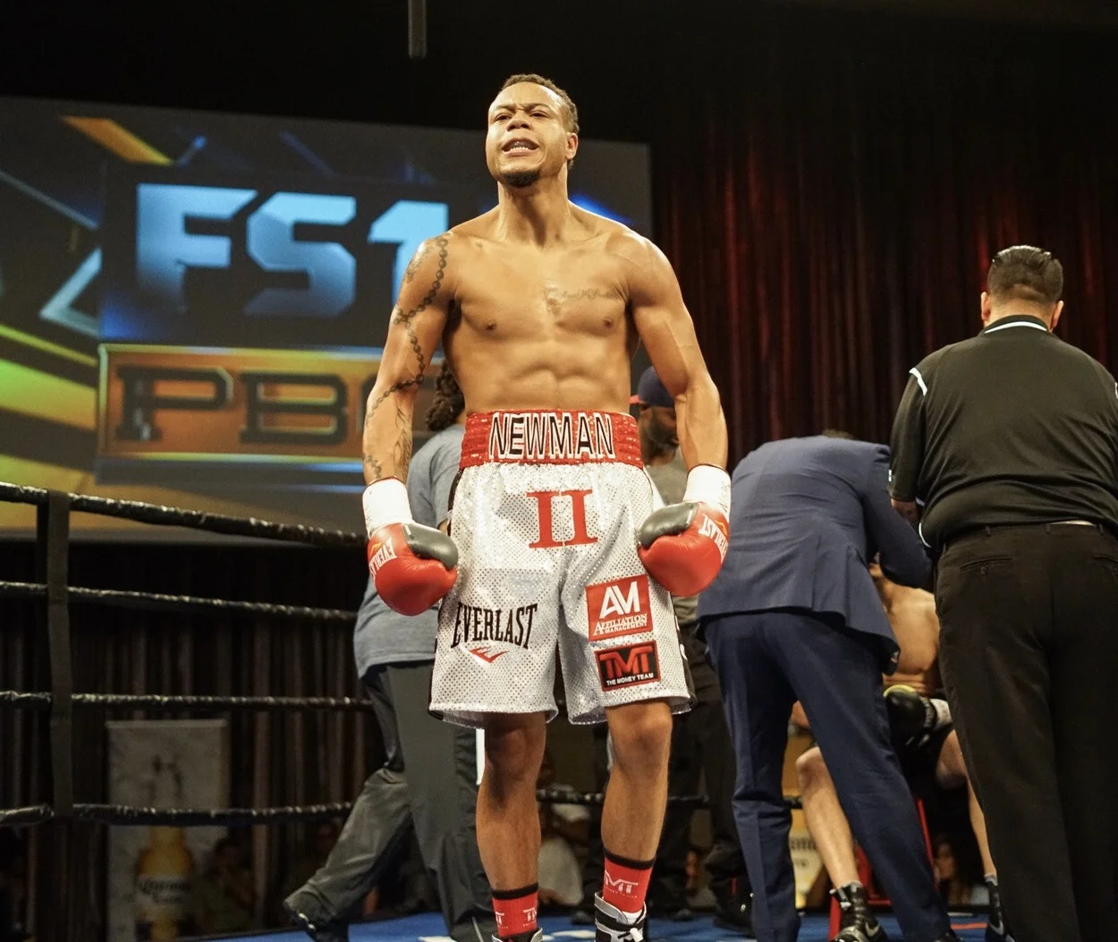 PHOTOS: KEVIN NEWMAN II DESTROYS PABLO VELEZ IN ROUND 