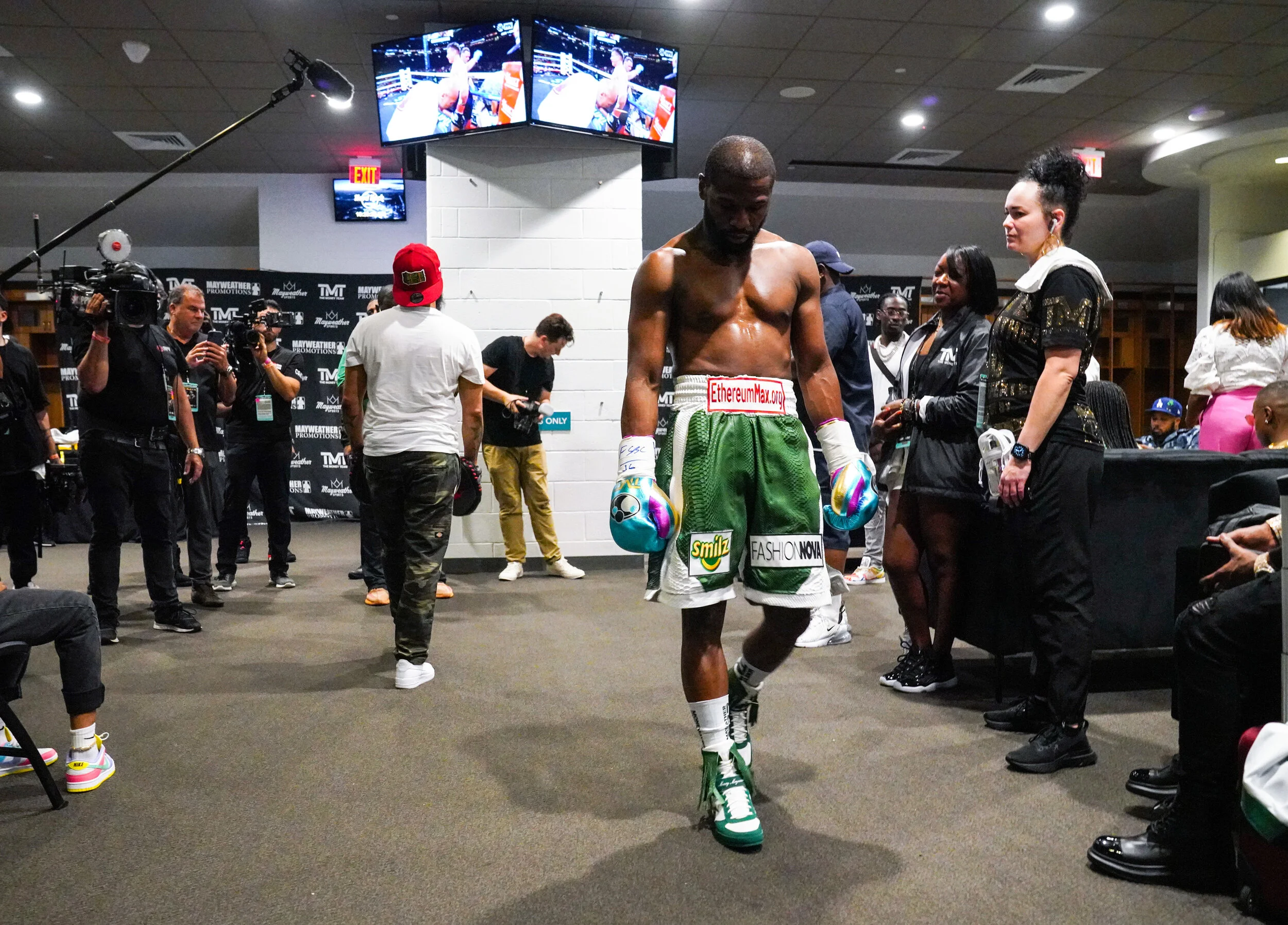 PHOTOS: Views from Floyd Mayweather vs Logan Paul 