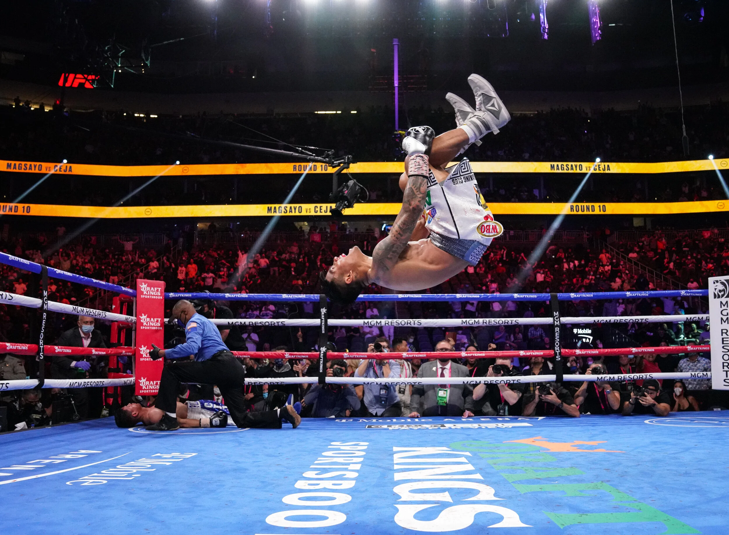 PHOTOS: Magsayo with Brutal KO of Ceja