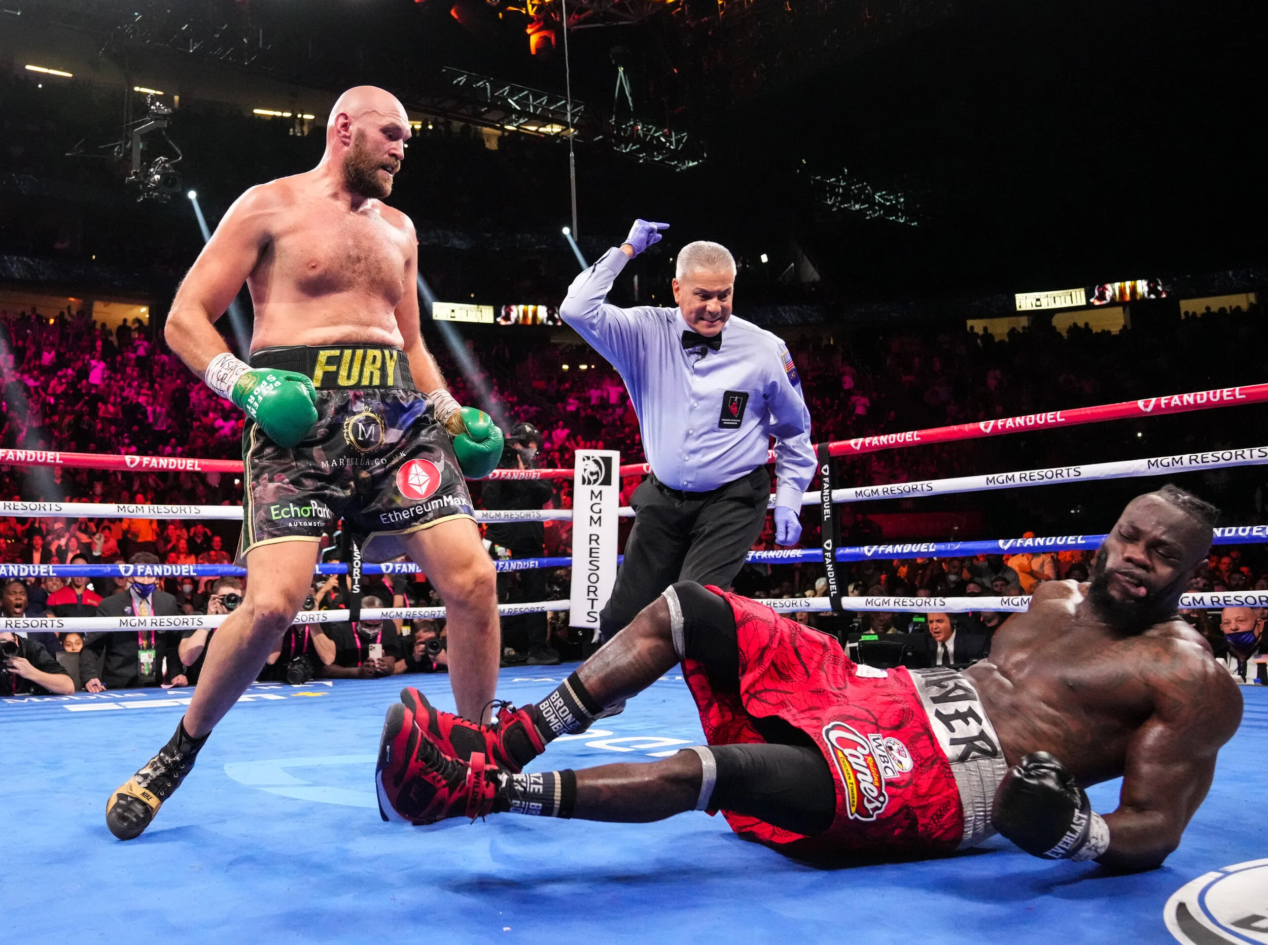 PHOTOS: Tyson Fury TKO's Deontay Wilder in Round 11