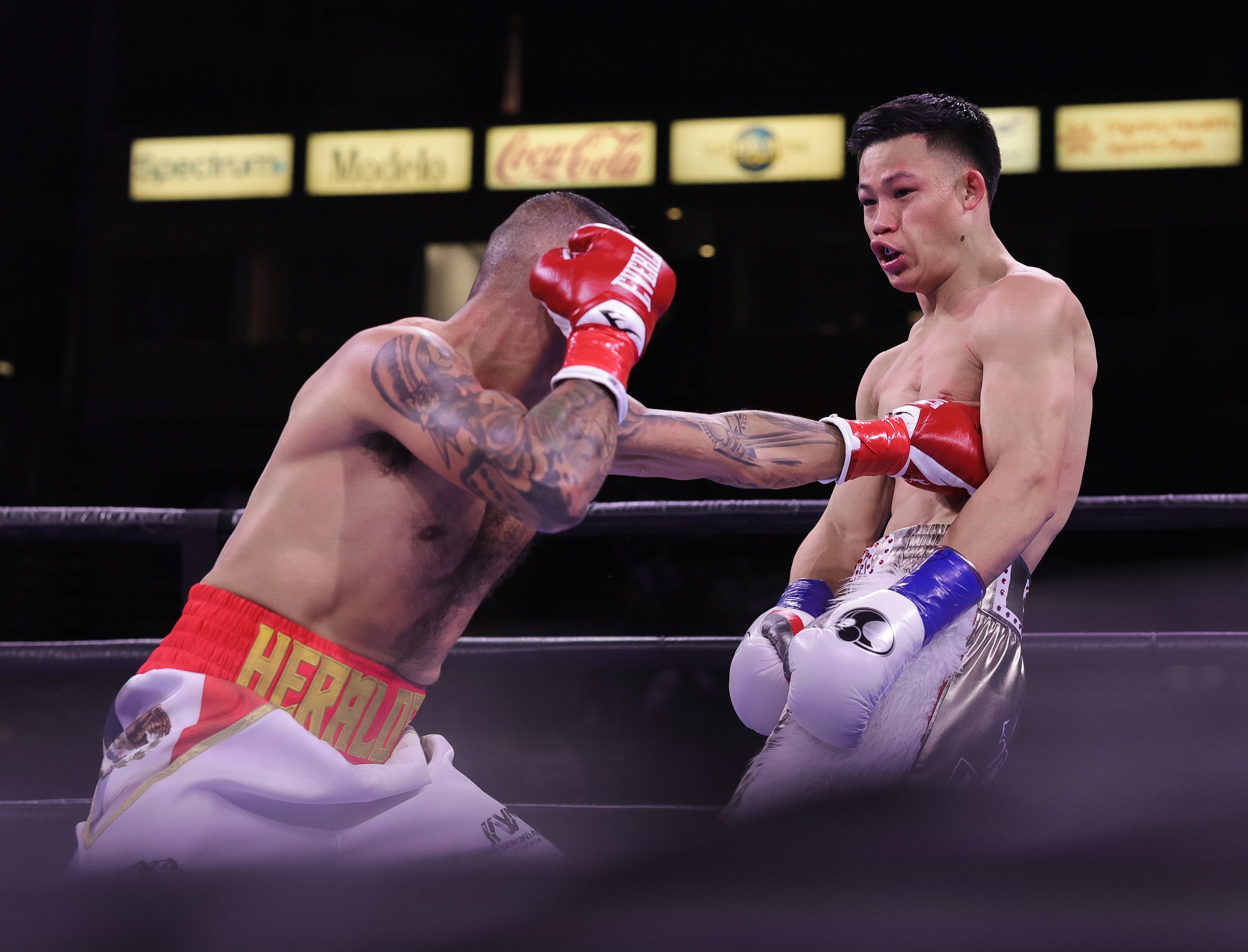 Brandun Lee vs Juan Heraldez - Cris Esquaeda : Crown Boxing5.JPEG