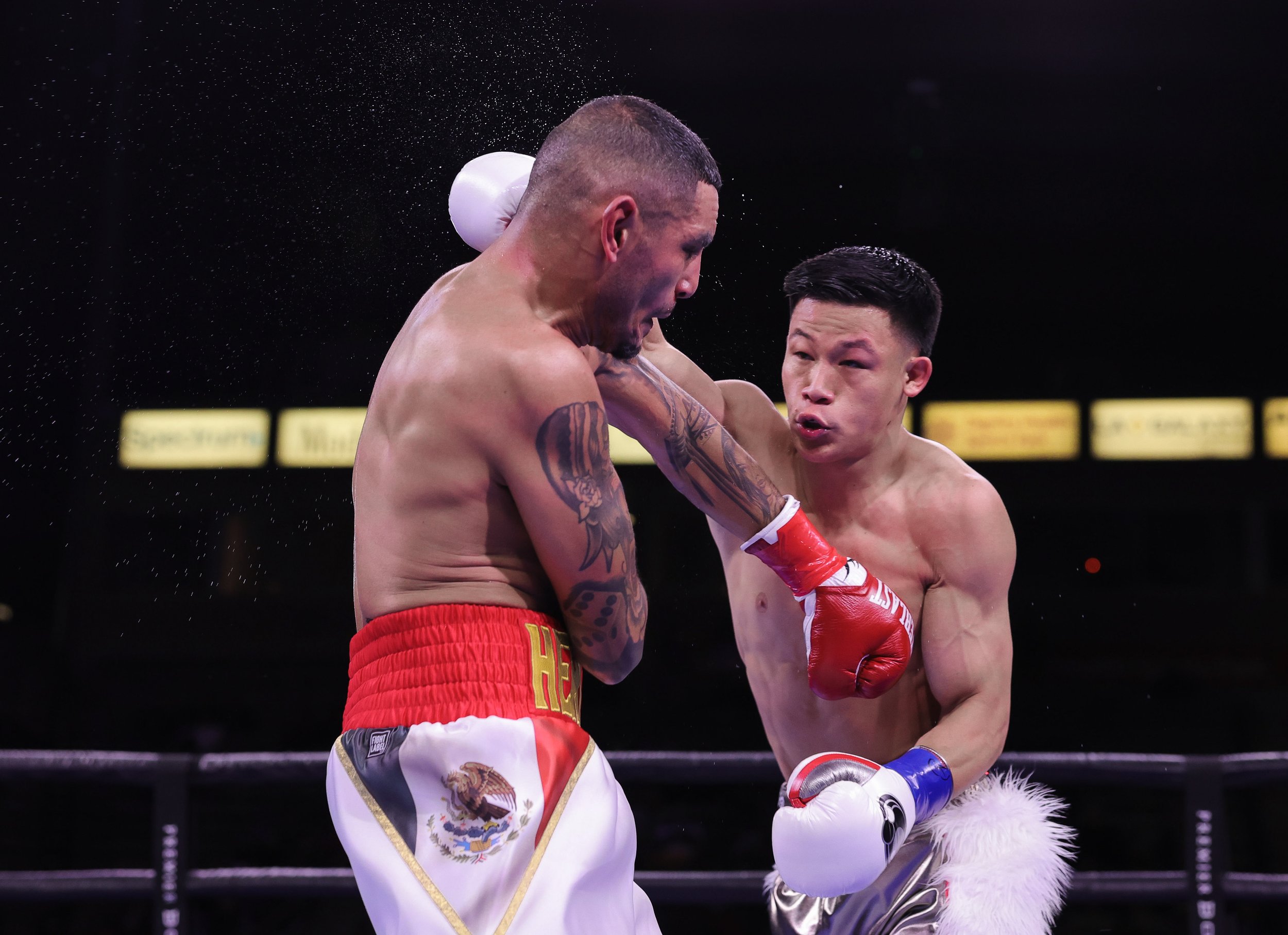 Brandun Lee vs Juan Heraldez - Cris Esquaeda : Crown Boxing15.JPEG