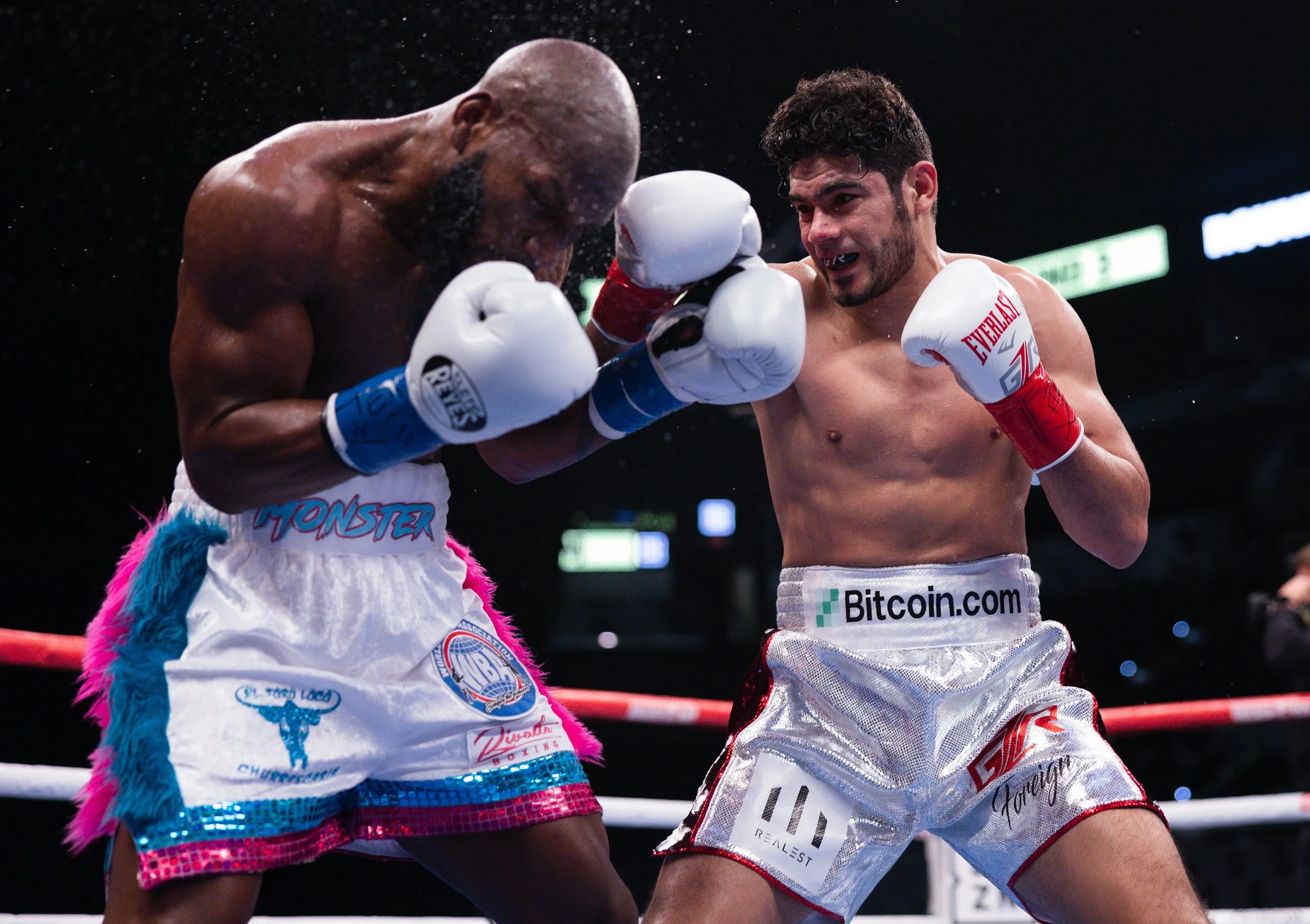 PHOTOS: Zurdo Ramirez stops Yunieski González