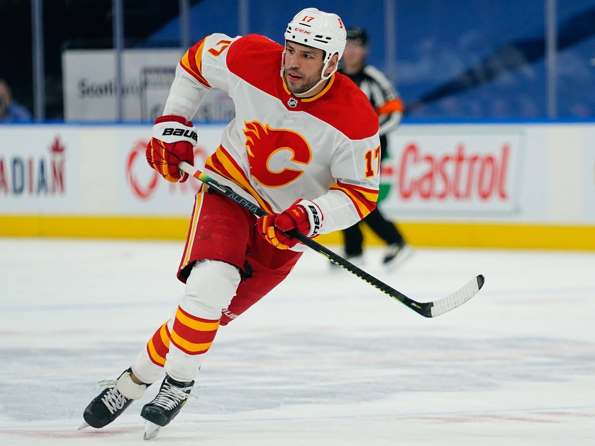Flames trade James Neal to Oilers for Milan Lucic, third-round
