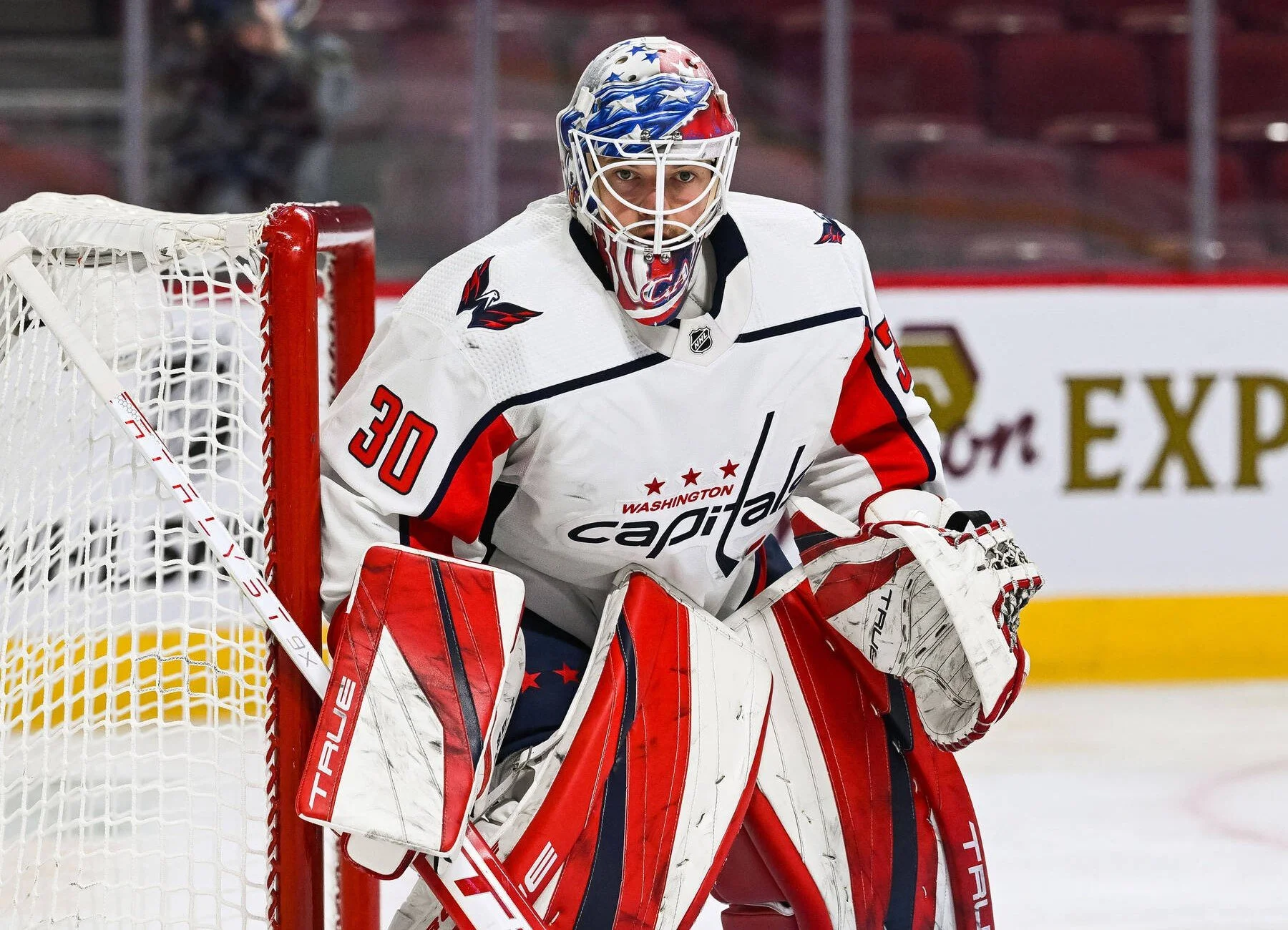 Capitals looking to make goalie change 