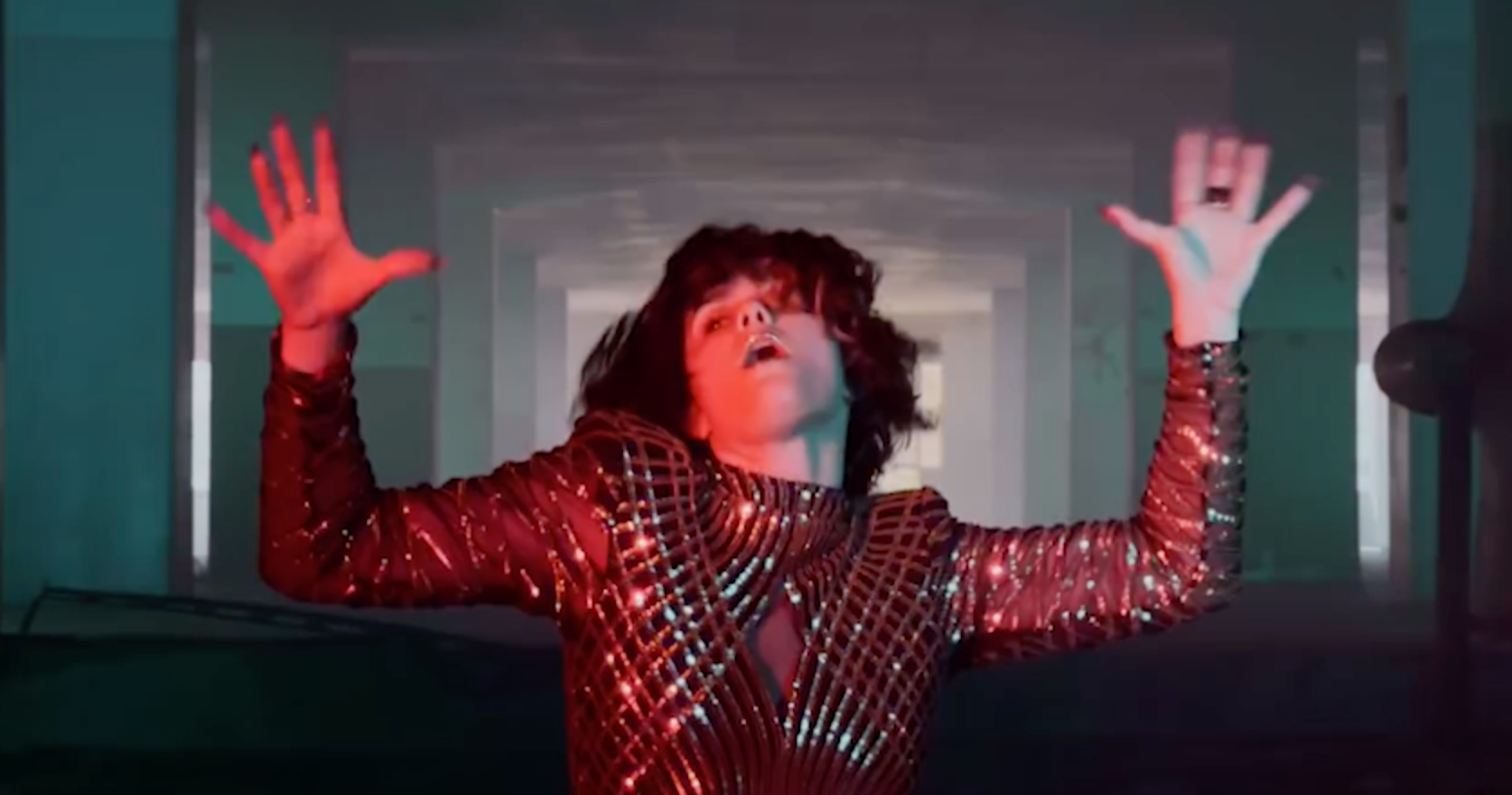 Episode 20 - Apple / New iPhone 12 advert reviewed by Unilever and Weber Shandwick