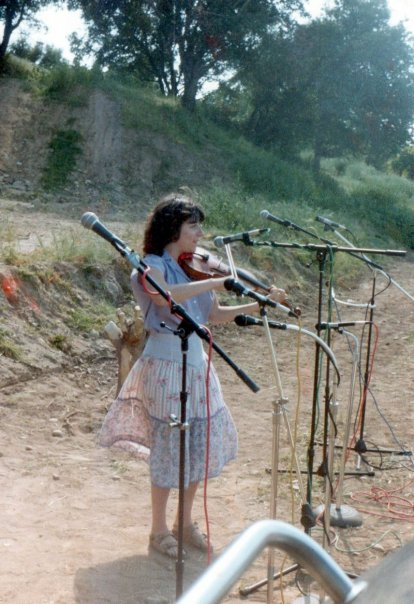 Jane at Columbia (California) Fiddle Contest 1977.png