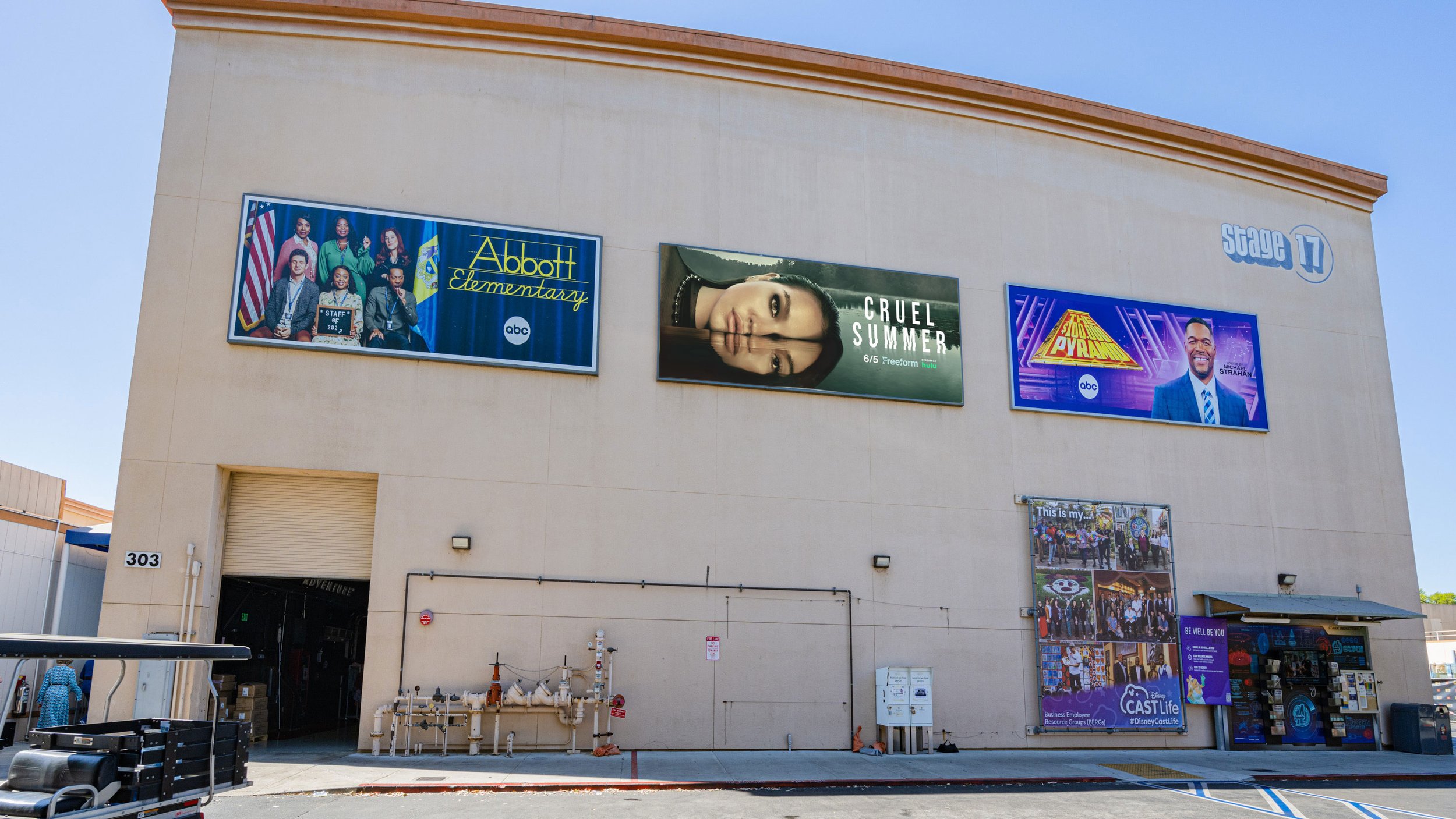FF_CRU_S2_SynergyParks_DLRBillboard_24x9_MockUp.jpg