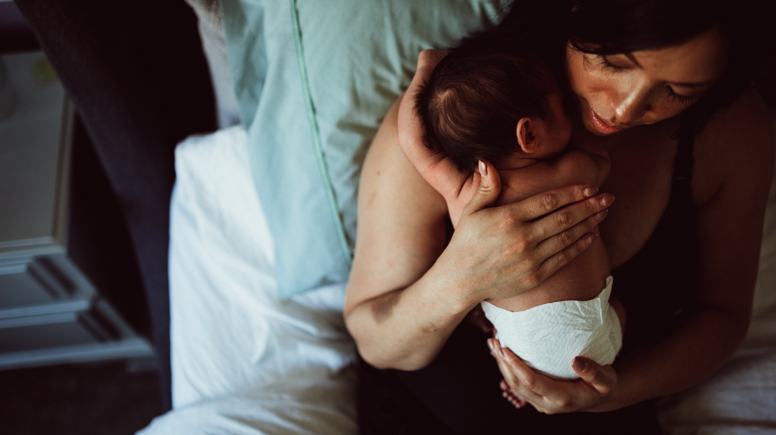 newborn-photography-in-home-session-denver-lisa-15.jpg